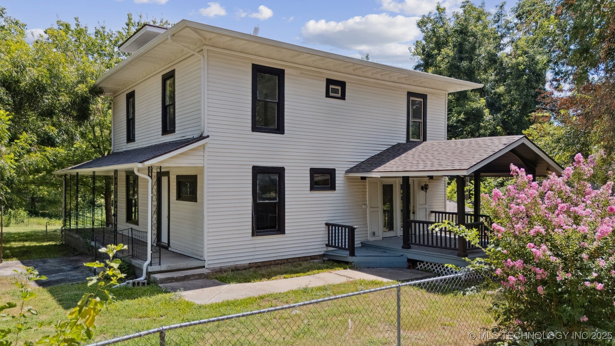 512 Cherokee Street Property Photo 1