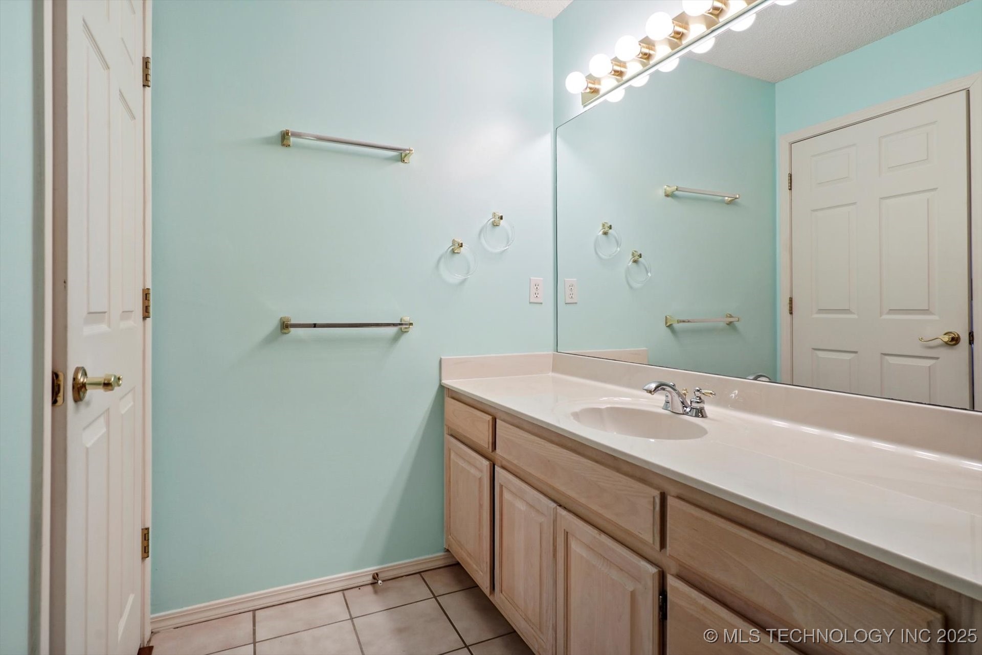 8323 E 81st Place Property Photo 11