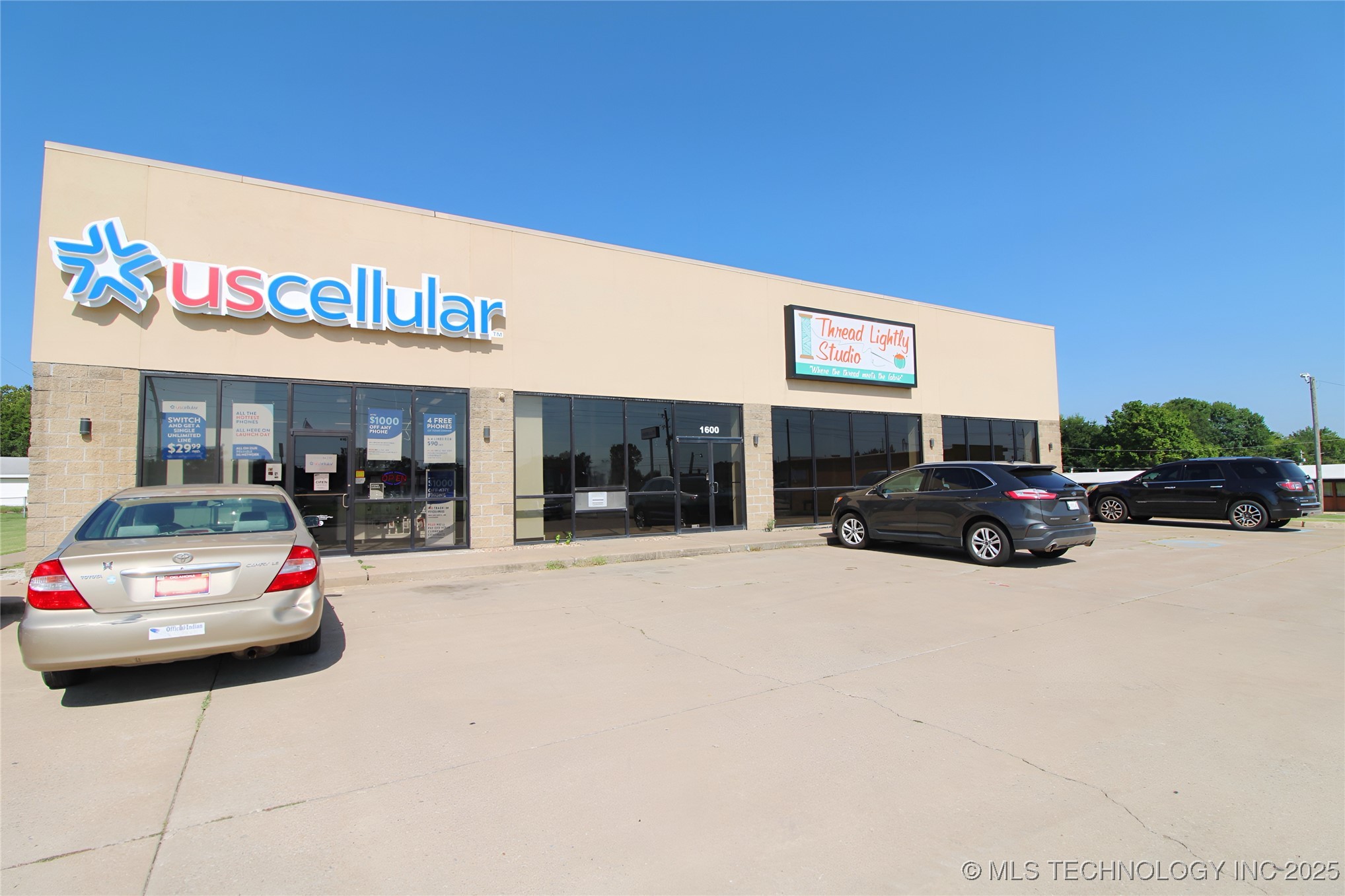 1600 S Wood Drive Property Photo 1