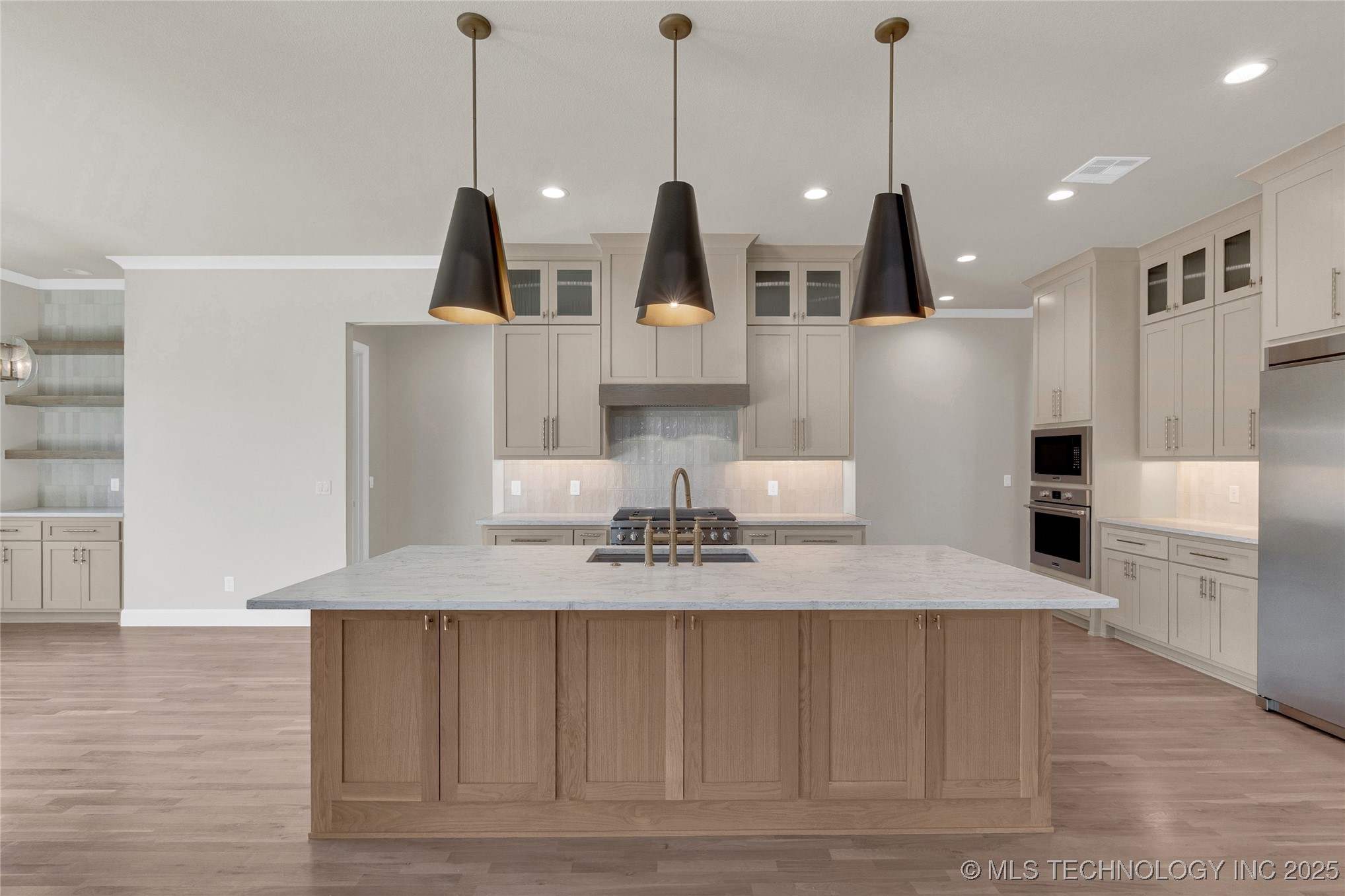 4641 S Detroit Avenue Property Photo 12