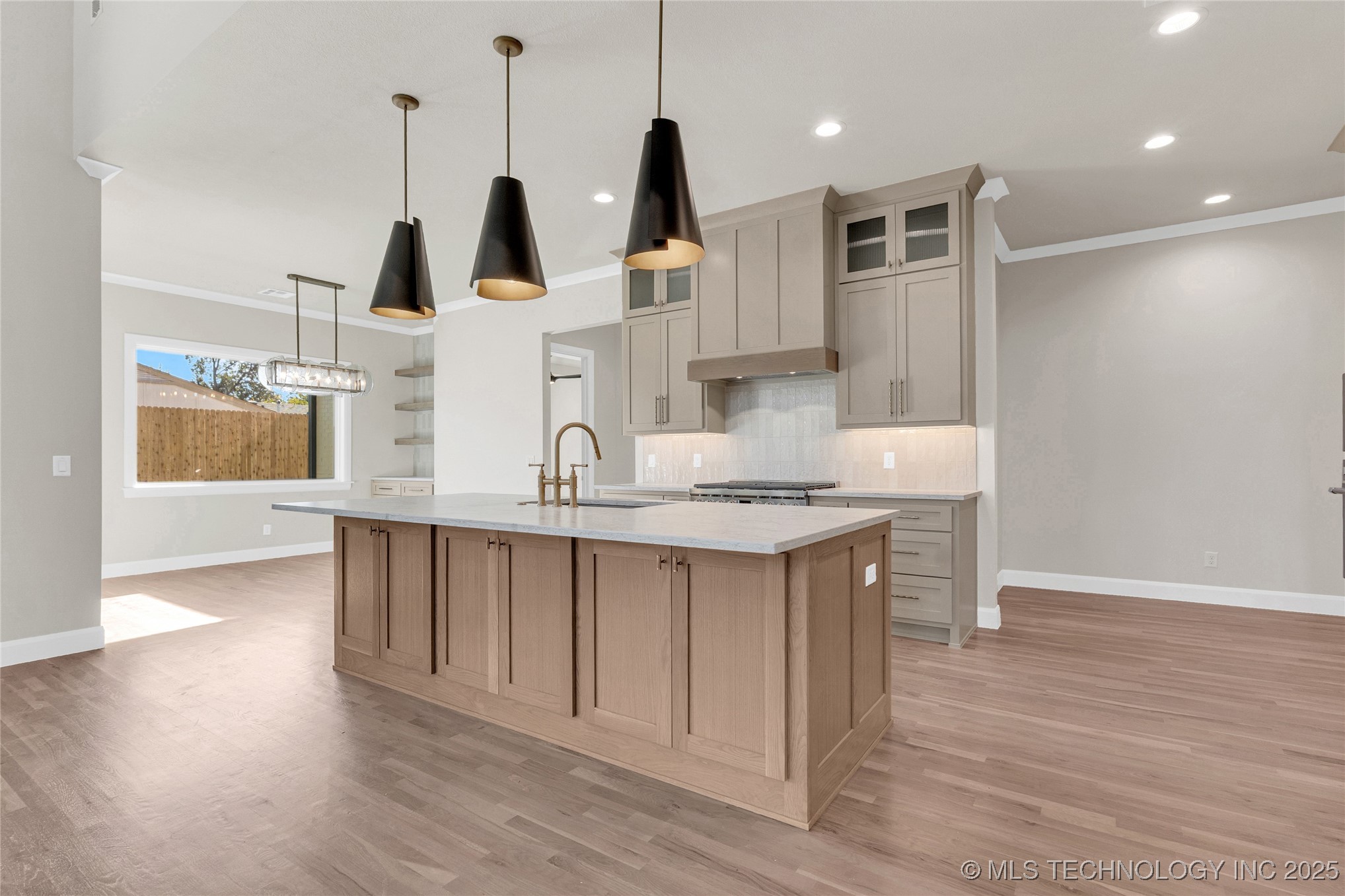 4641 S Detroit Avenue Property Photo 14