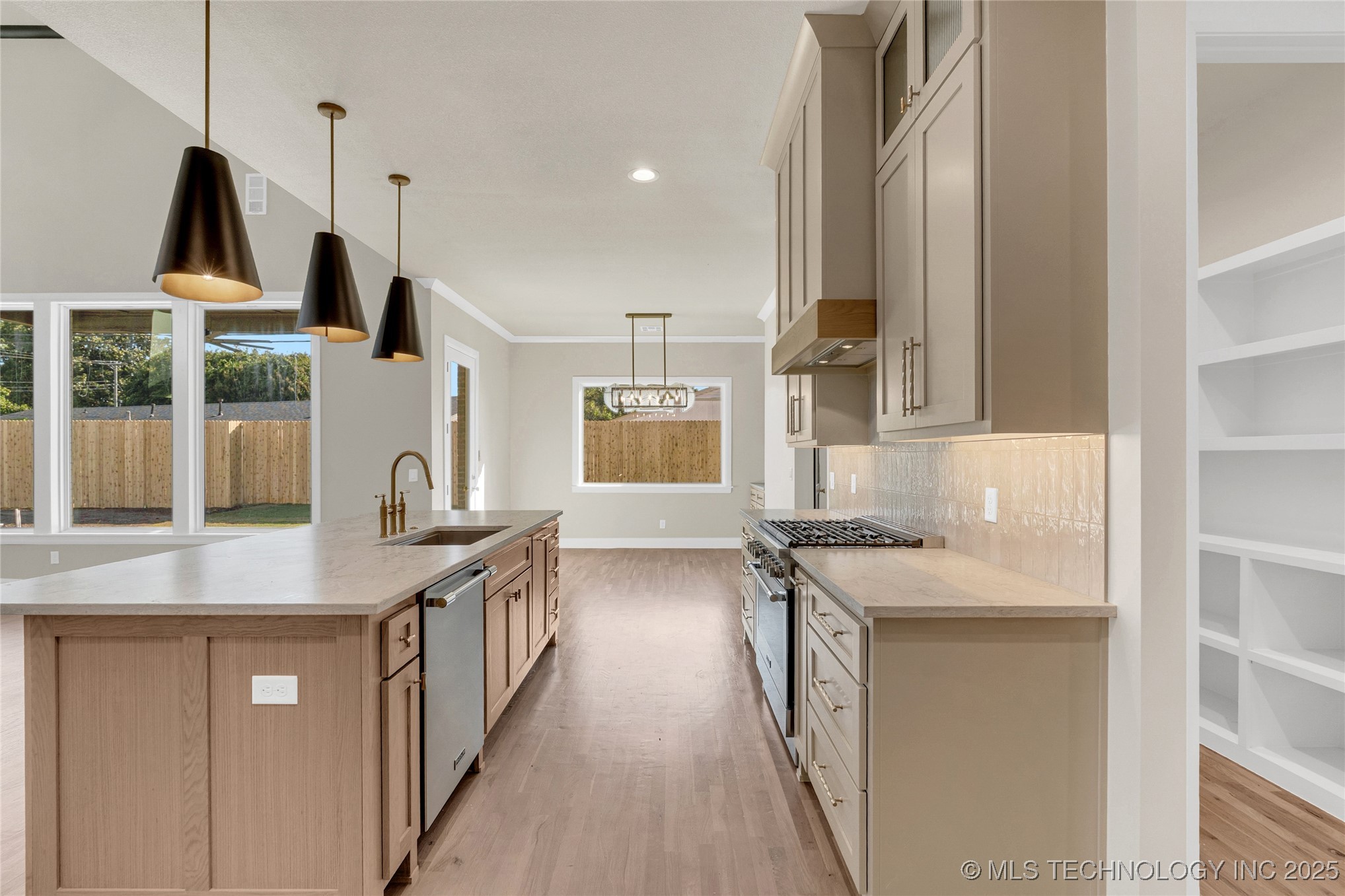 4641 S Detroit Avenue Property Photo 19