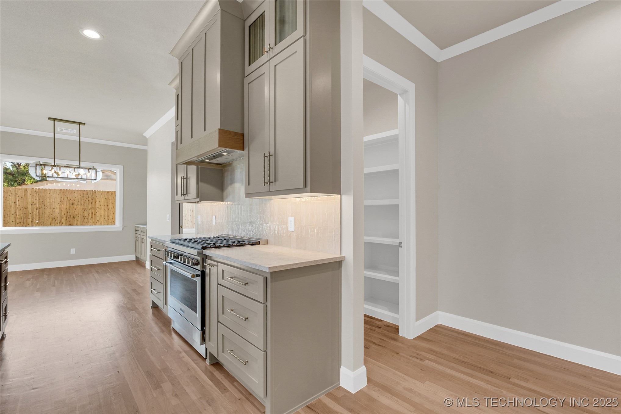 4641 S Detroit Avenue Property Photo 24