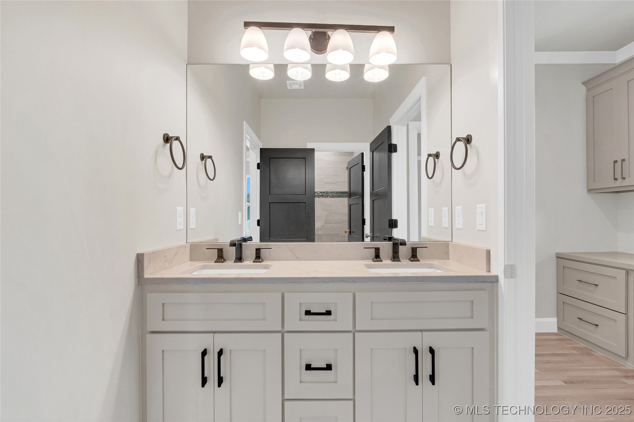 4641 S Detroit Avenue Property Photo 67