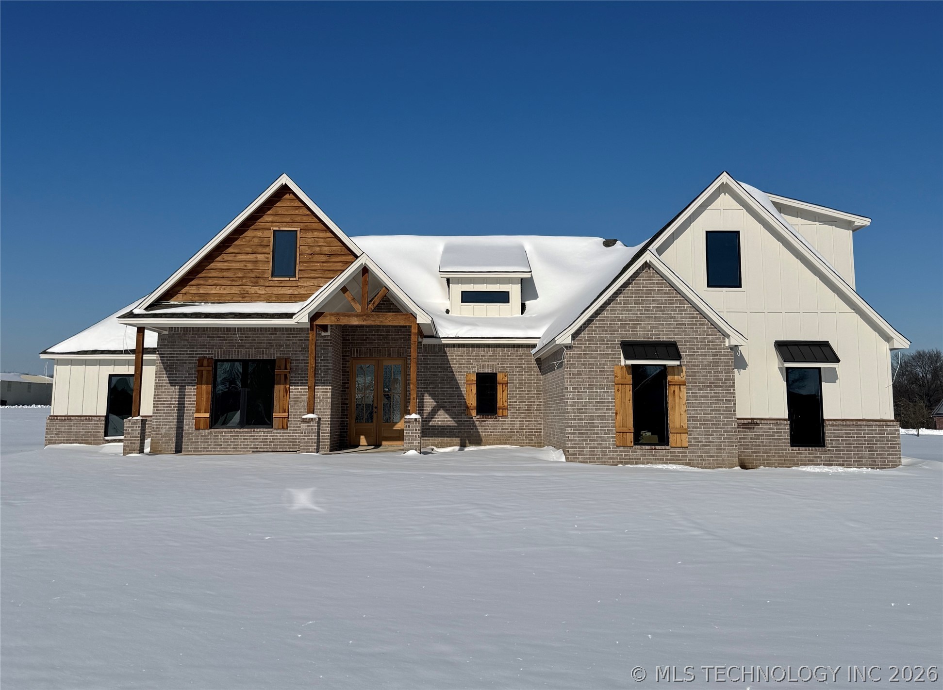 956 Blue Bird Lane Property Photo 1