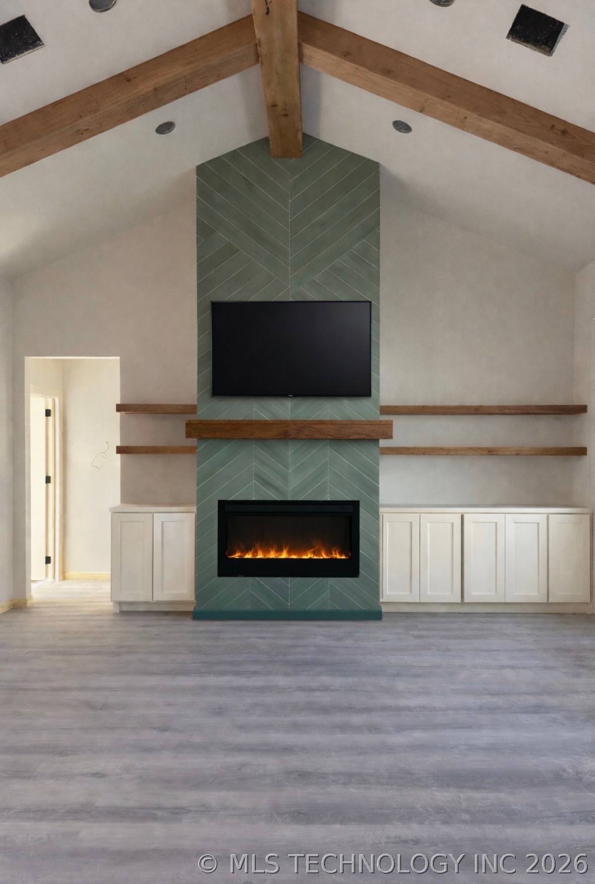 956 Blue Bird Lane Property Photo 2