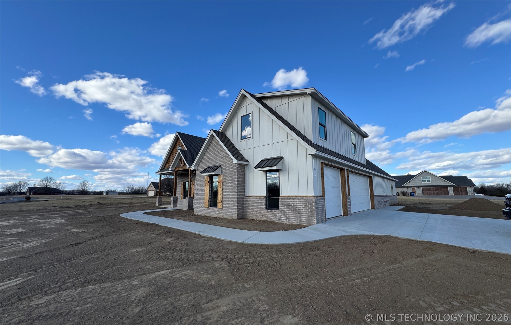 956 Blue Bird Lane Property Photo 5