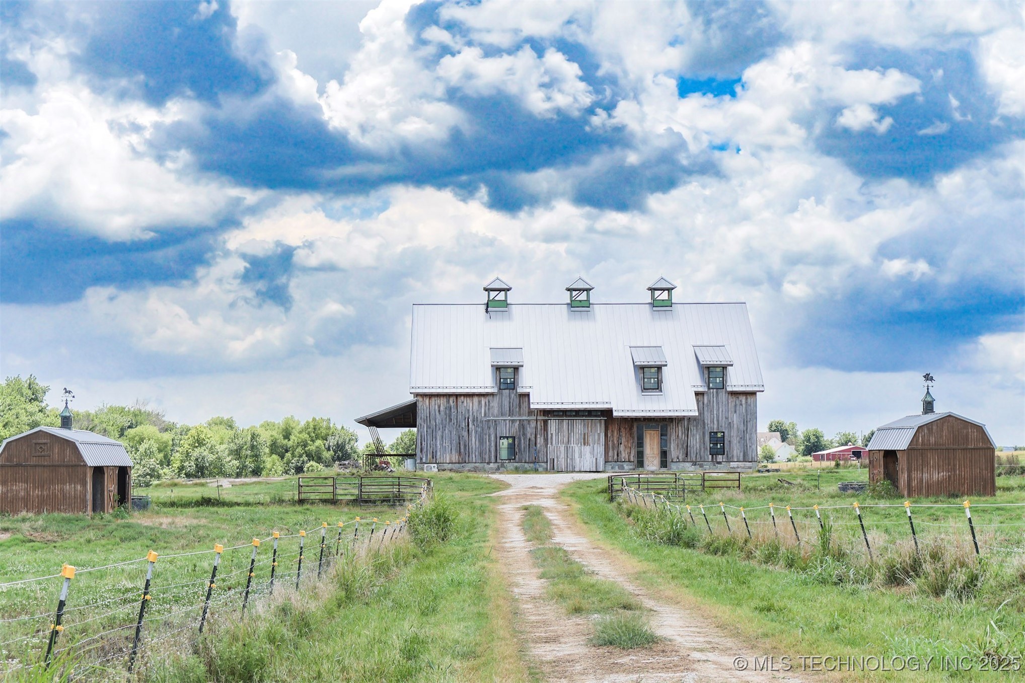 6146 W 108th Street North Property Photo 2