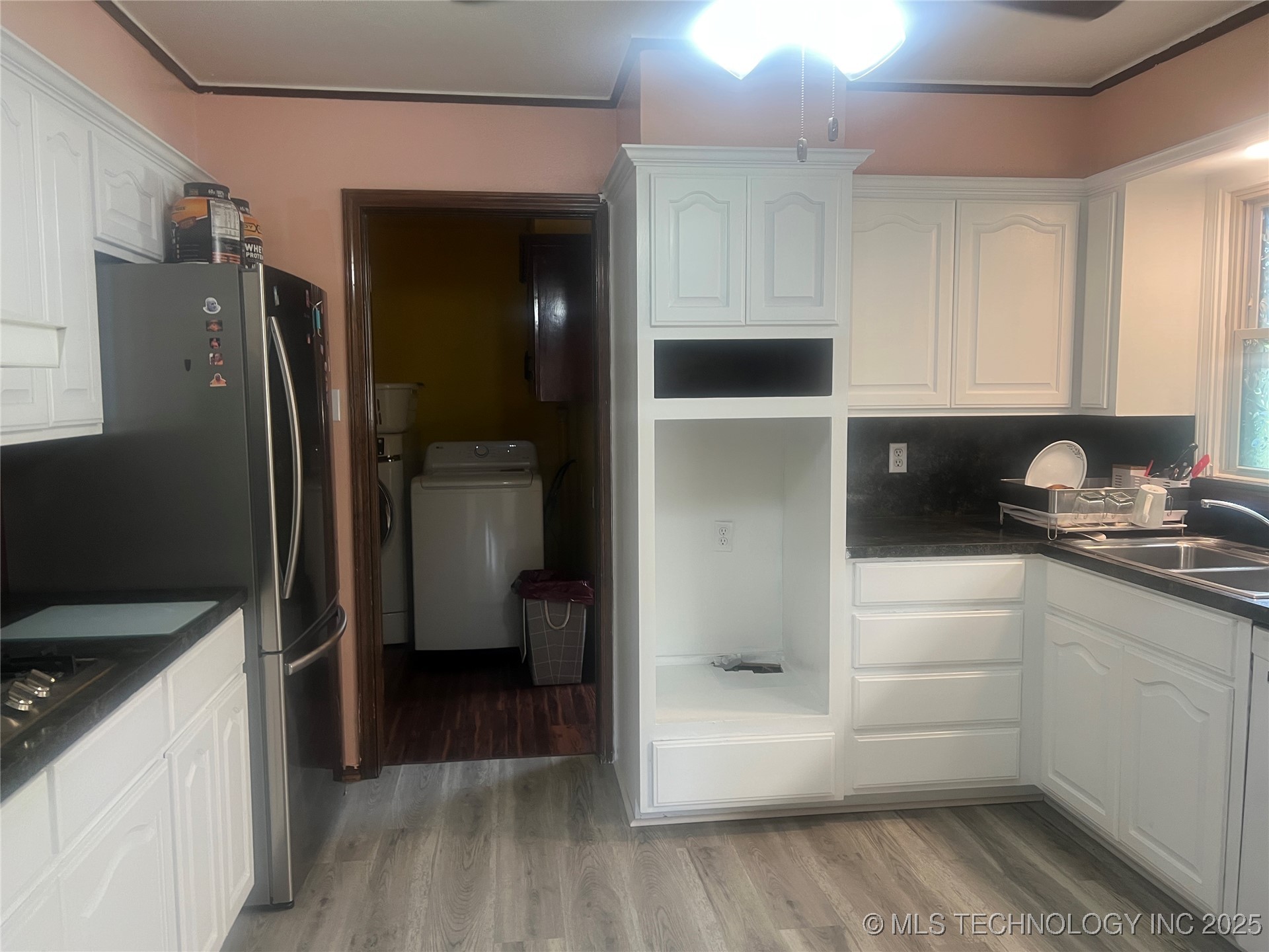 2901 Robin Property Photo 9