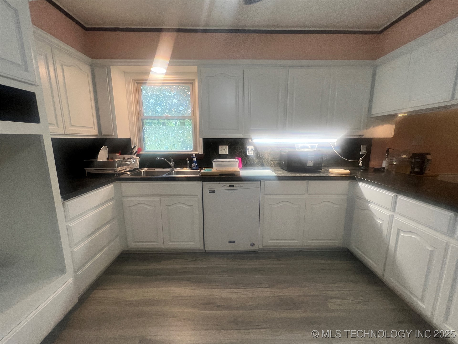 2901 Robin Property Photo 10