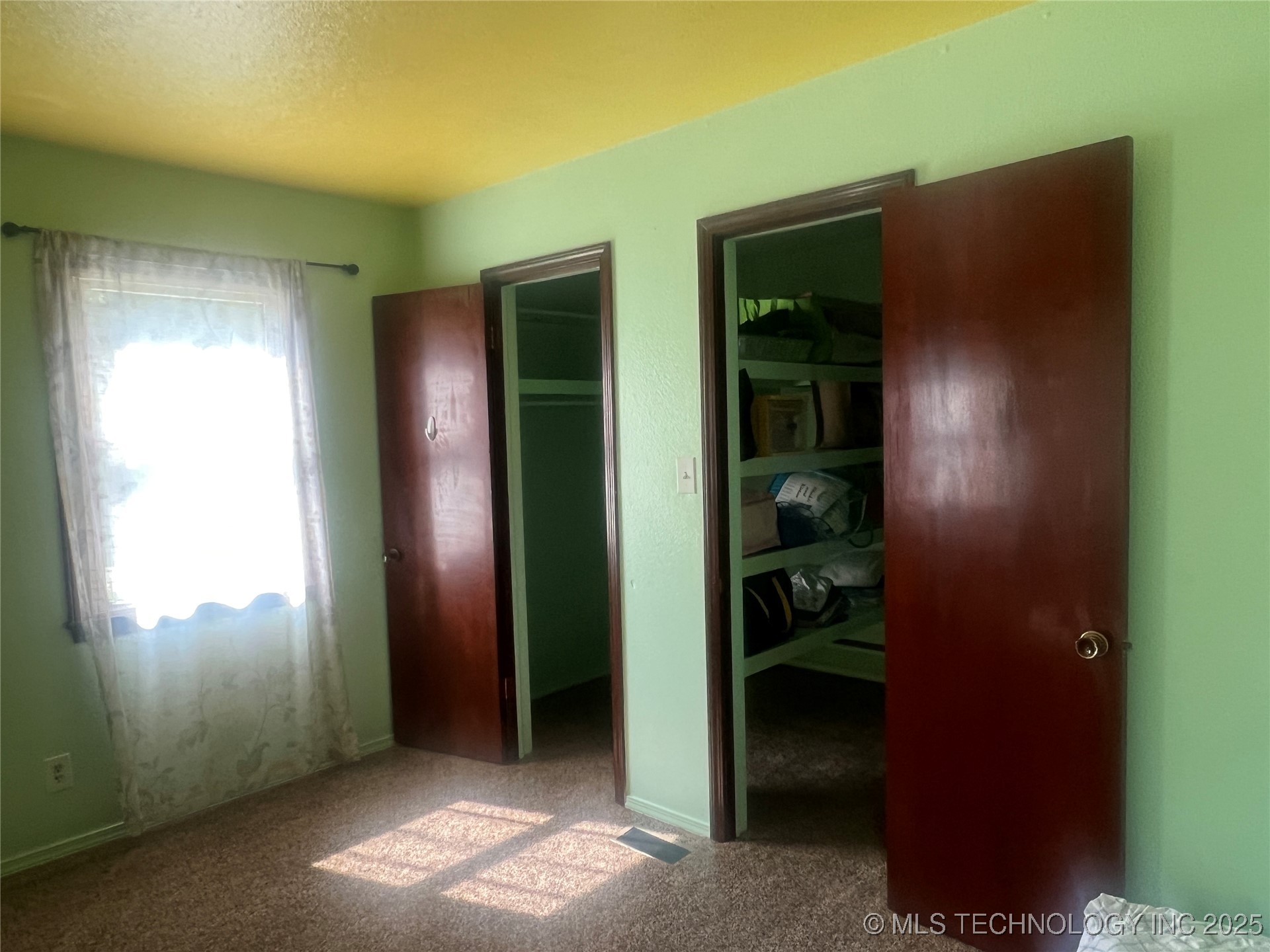 2901 Robin Property Photo 16