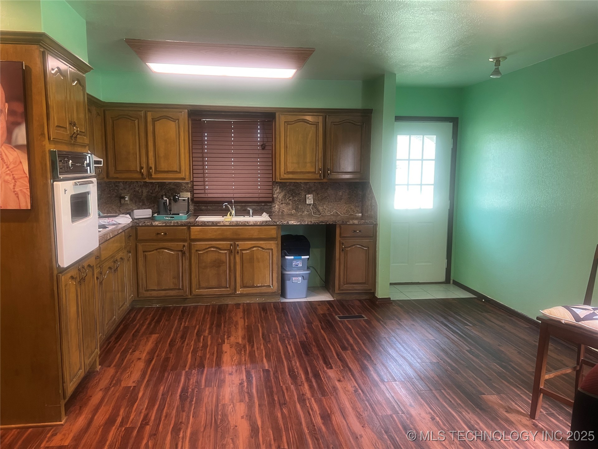 2901 Robin Property Photo 22