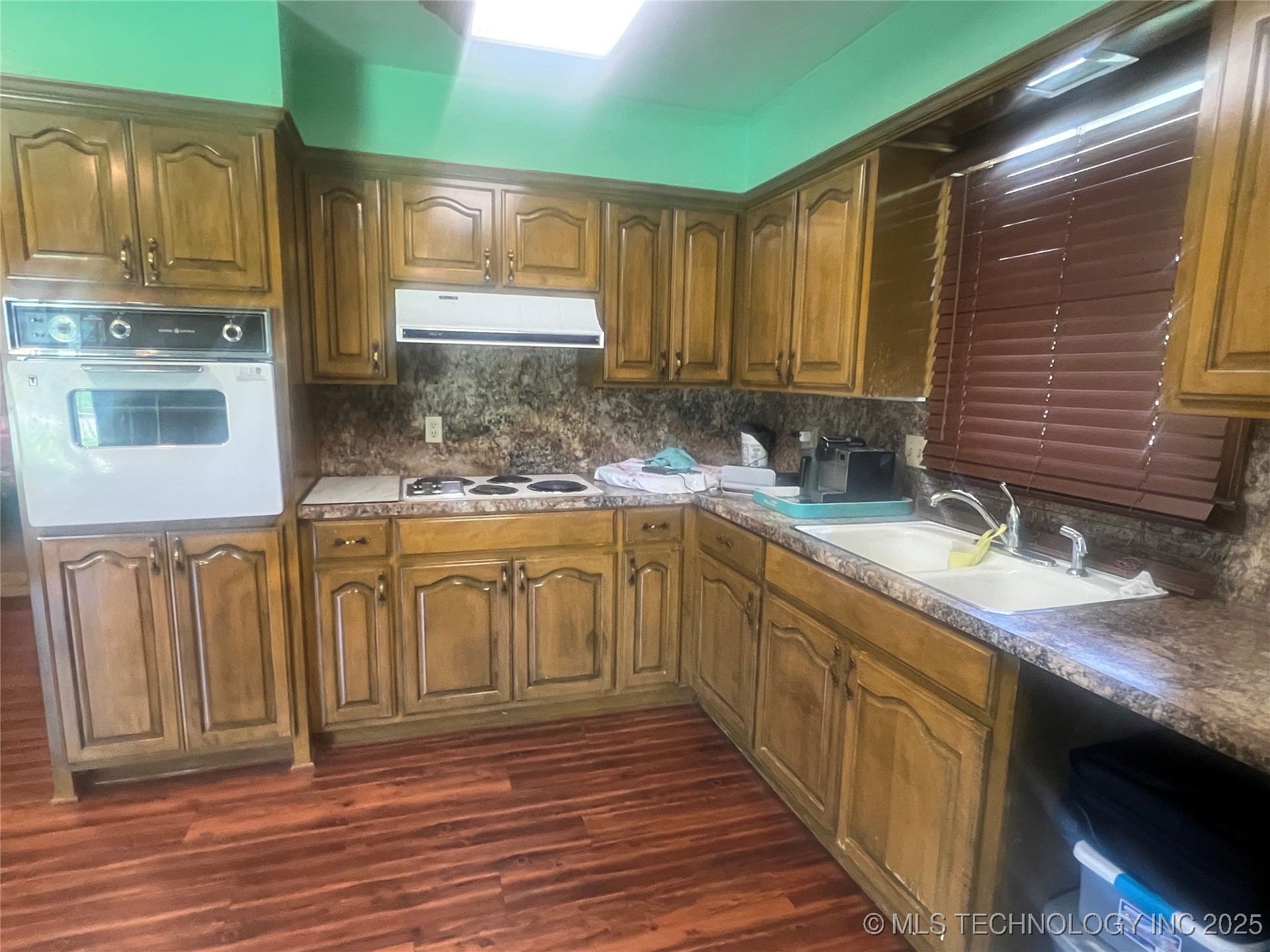 2901 Robin Property Photo 24