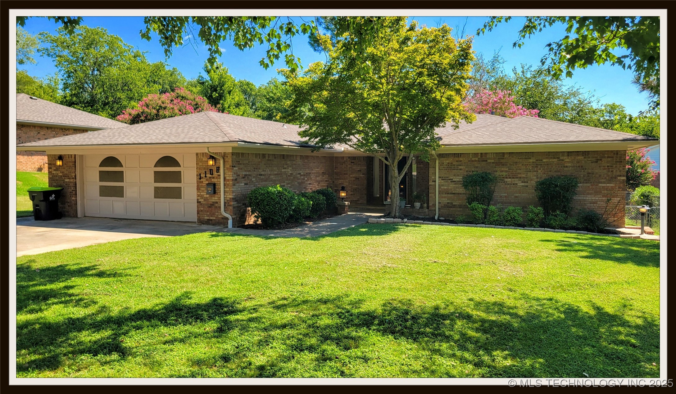 1108 S Broadway Property Photo 1