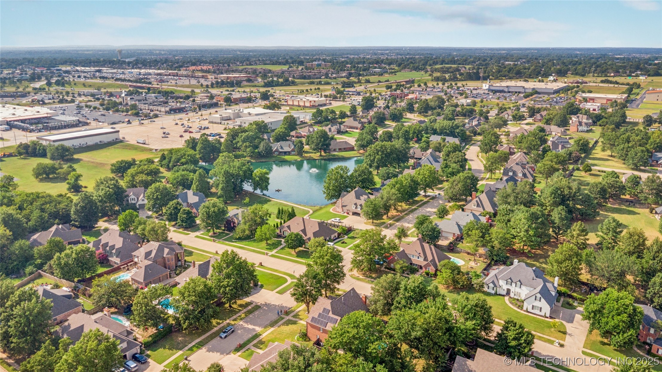 9225 N 133rd Avenue Property Photo 4