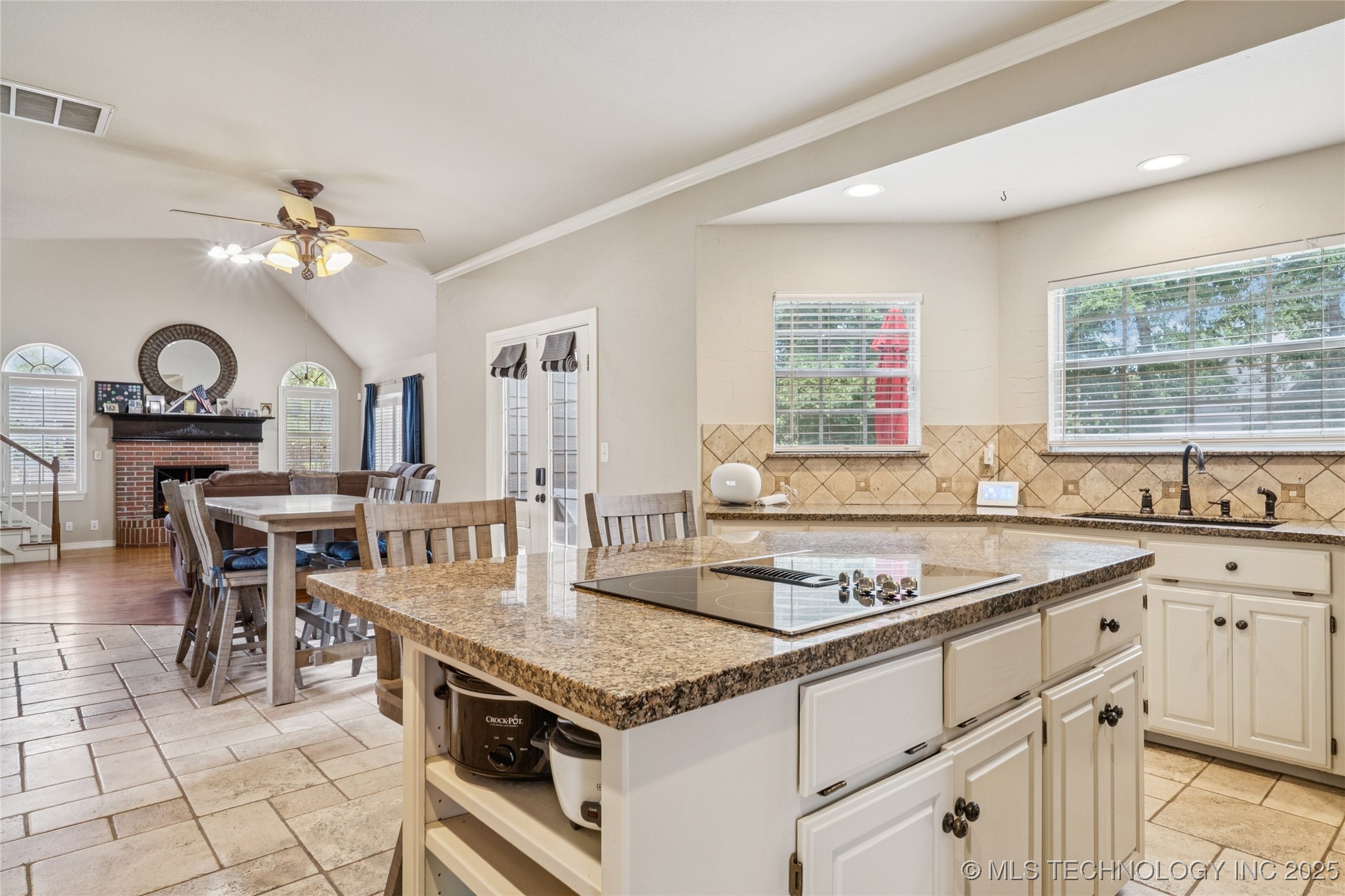 9225 N 133rd Avenue Property Photo 6