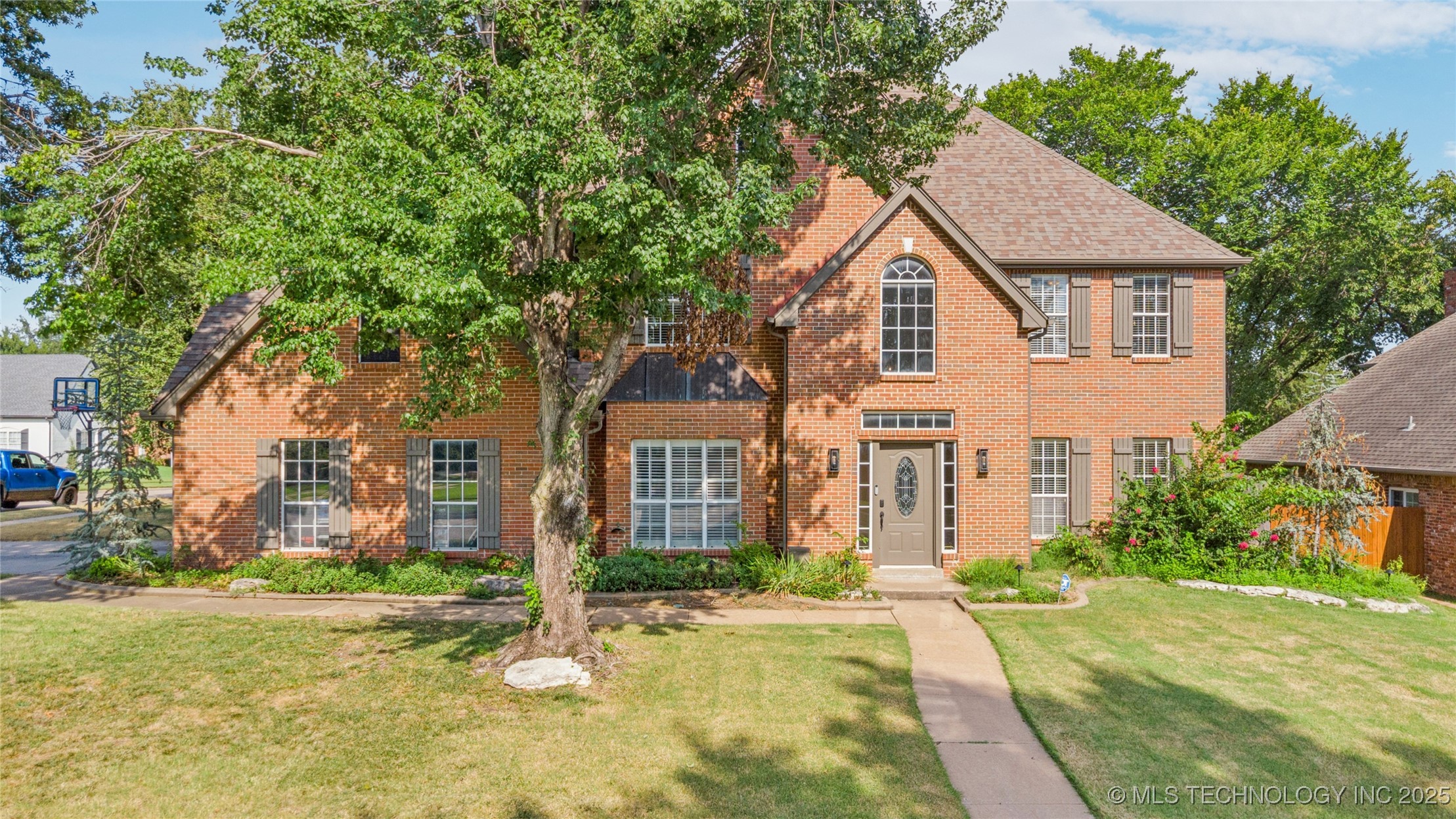 9225 N 133rd Avenue Property Photo 11