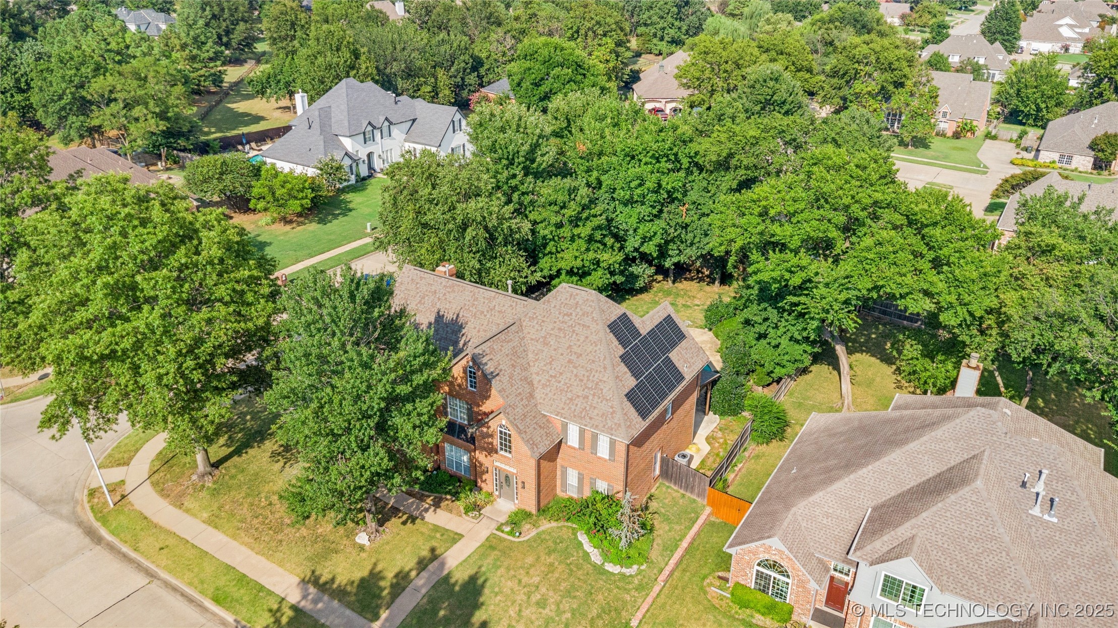 9225 N 133rd Avenue Property Photo 13