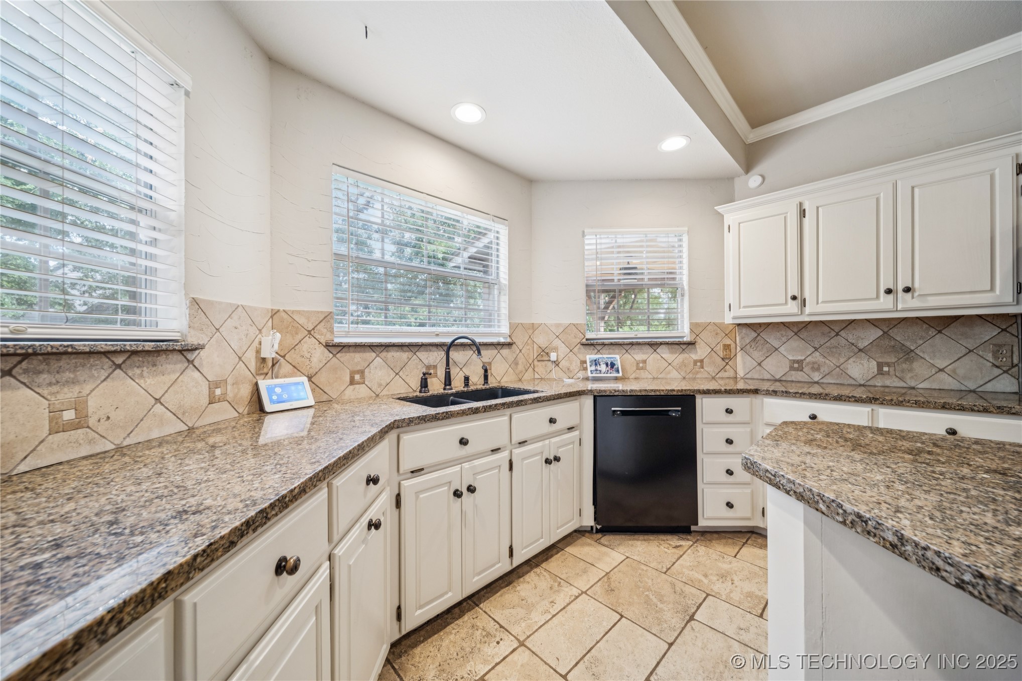 9225 N 133rd Avenue Property Photo 19