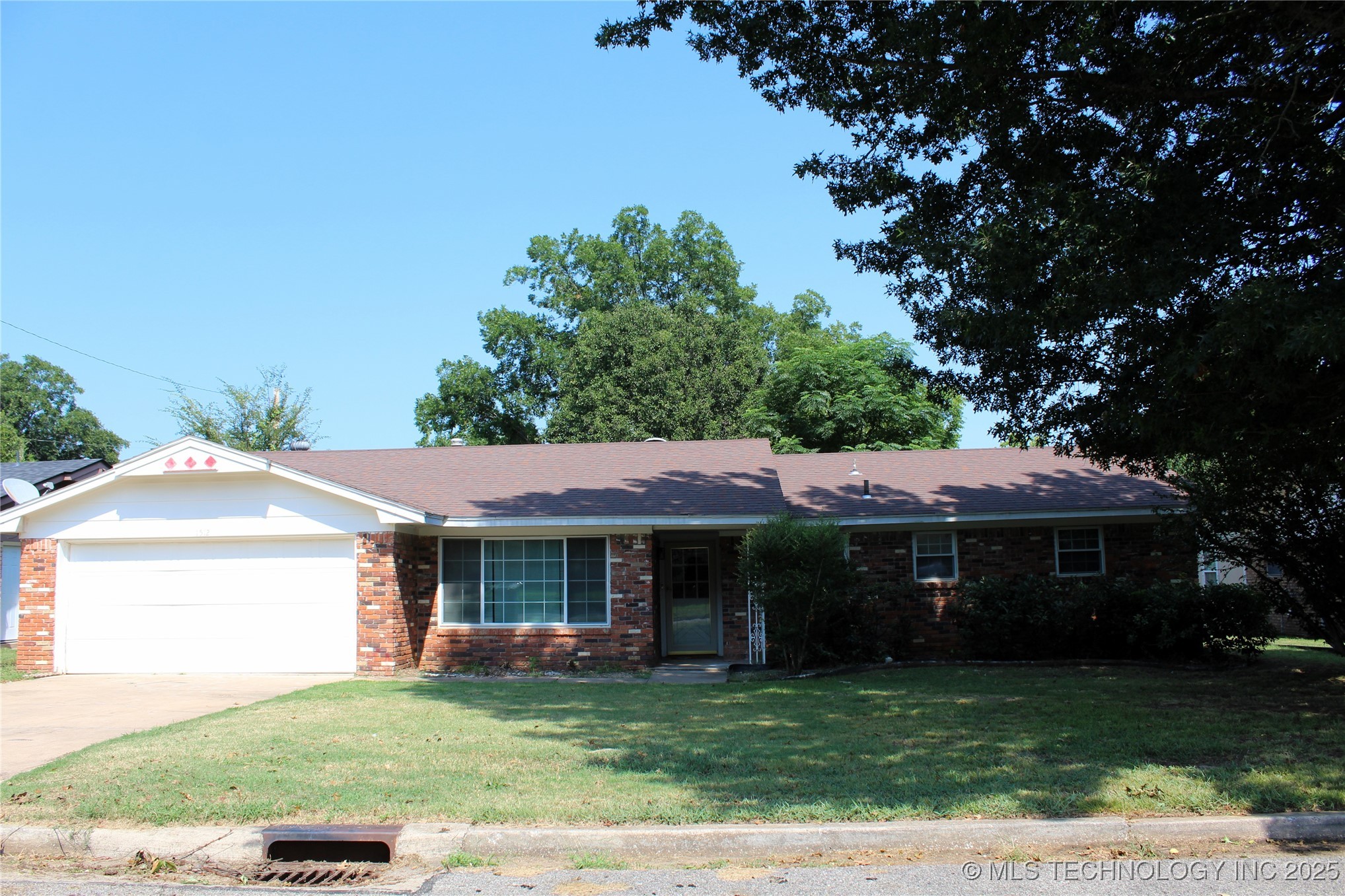 1512 N 10th Avenue Property Photo 4