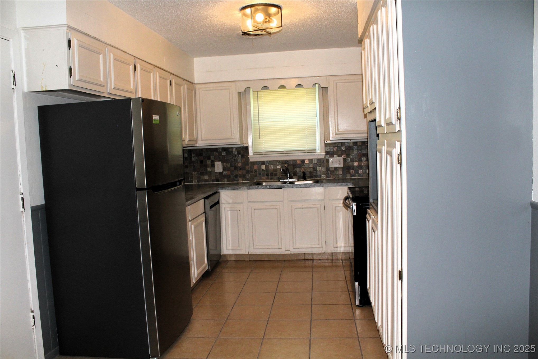 1512 N 10th Avenue Property Photo 18