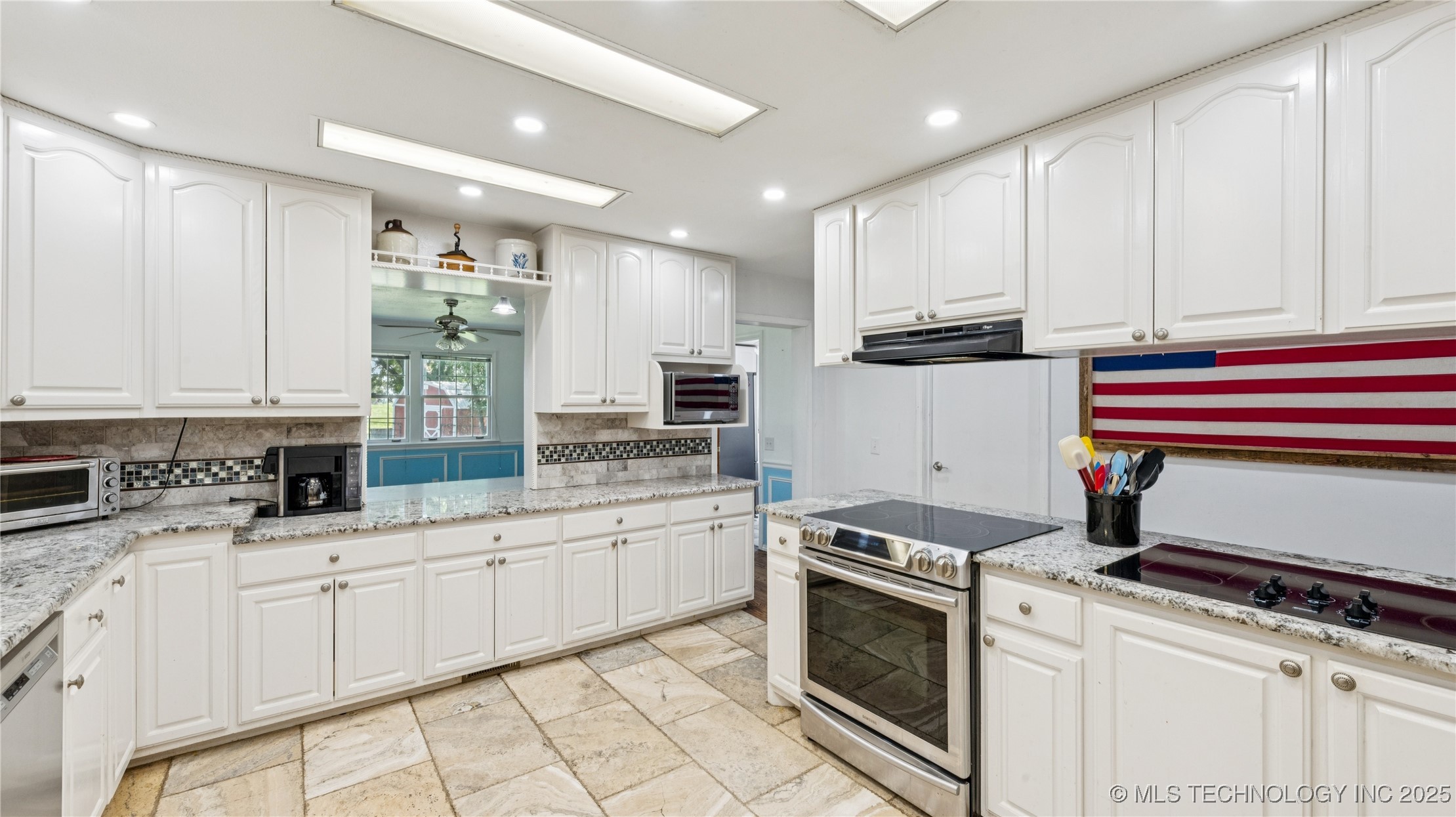 23611 E 300 Road Property Photo 5