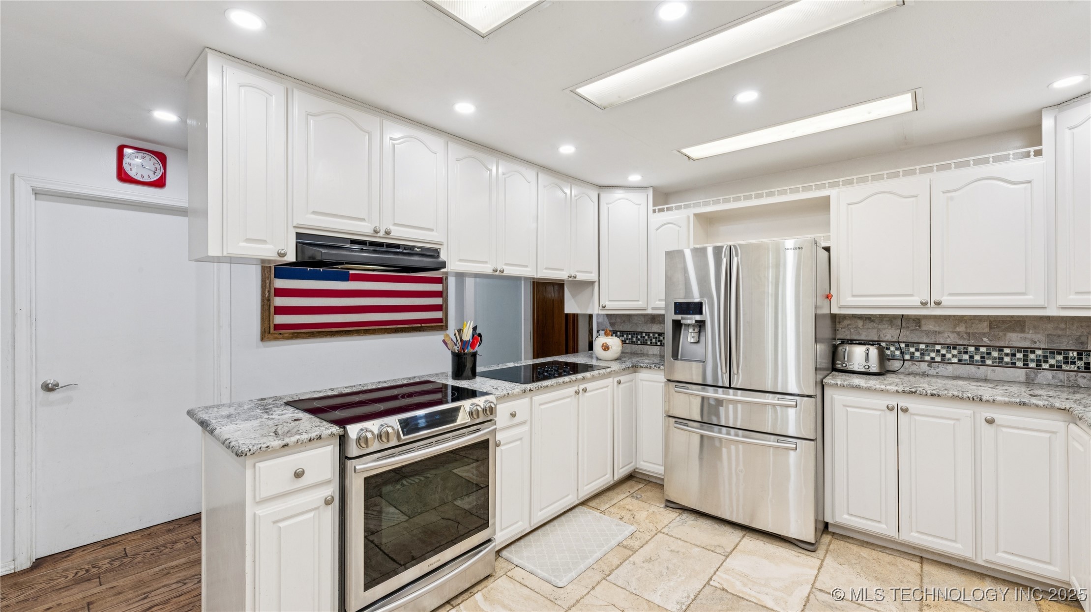 23611 E 300 Road Property Photo 8