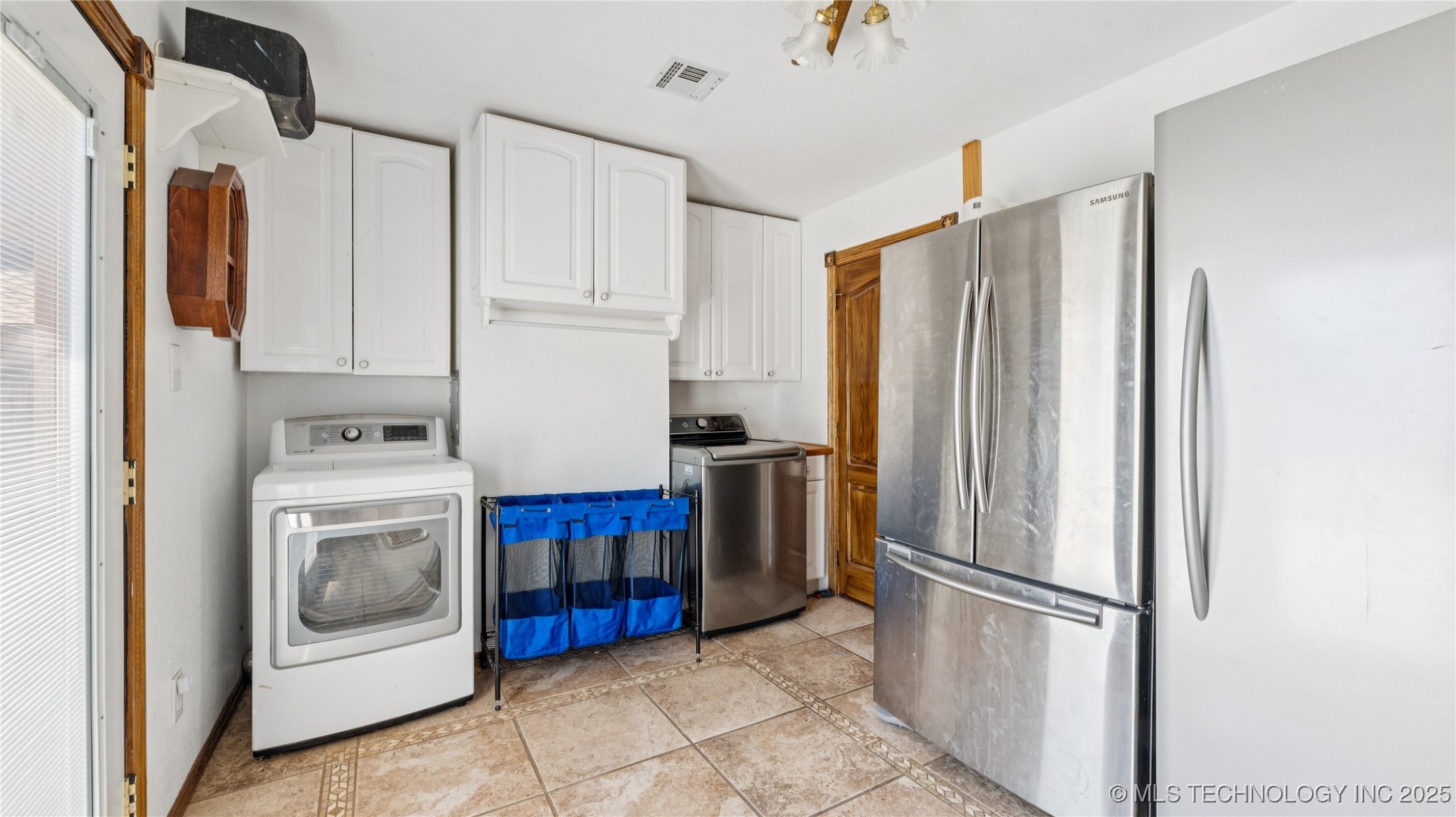 23611 E 300 Road Property Photo 9