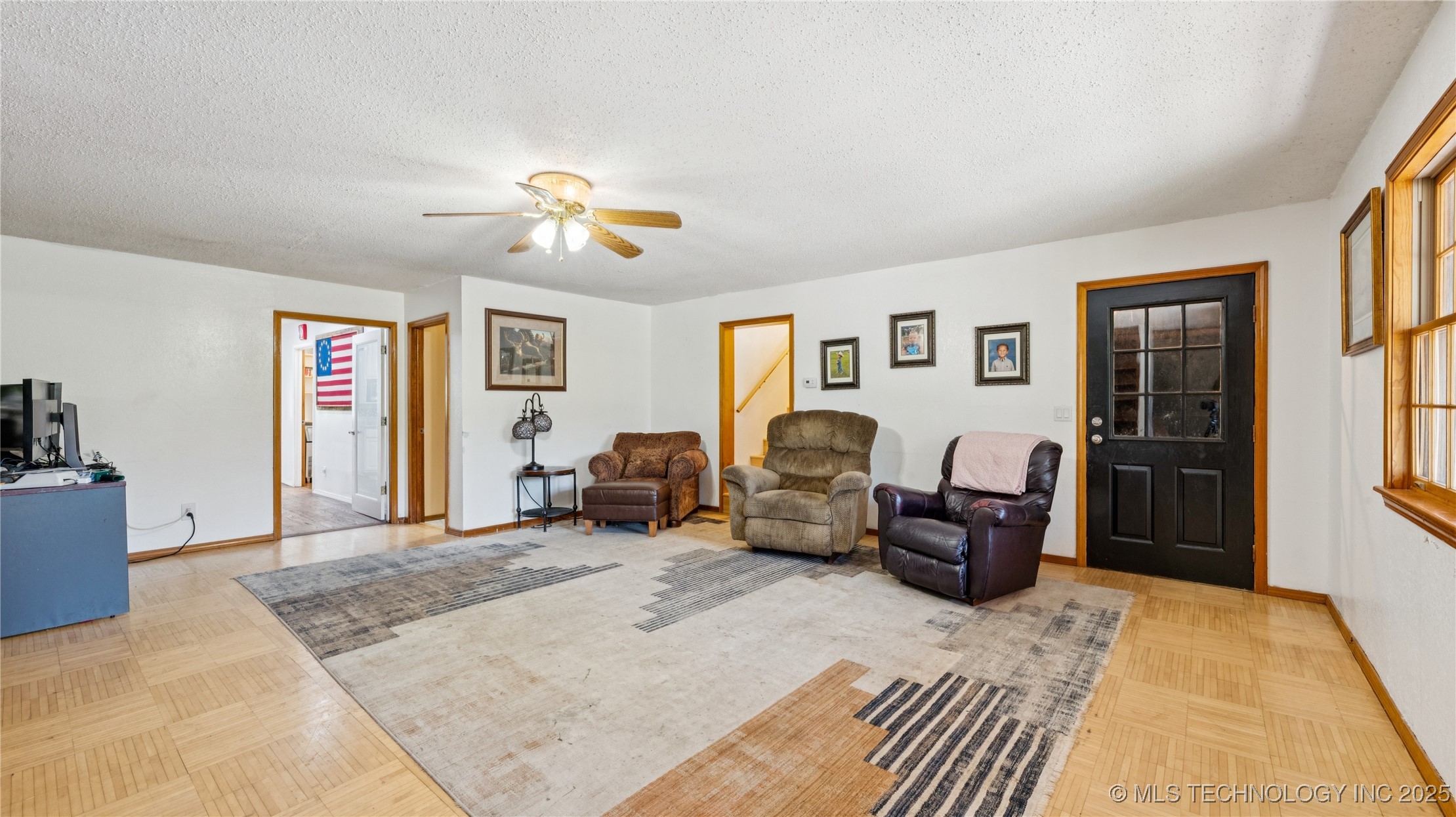 23611 E 300 Road Property Photo 12