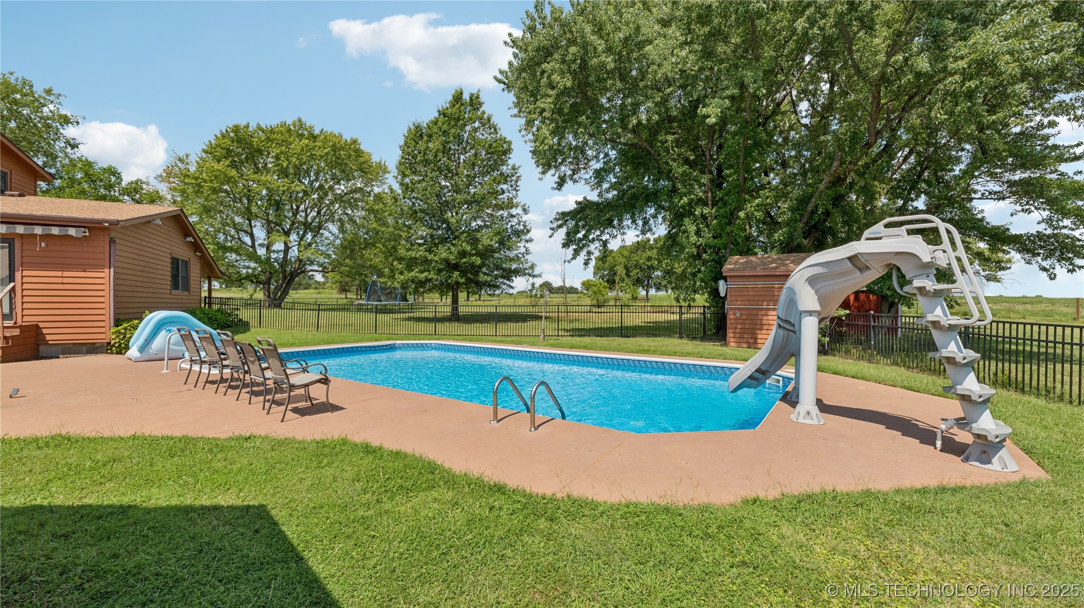 23611 E 300 Road Property Photo 15