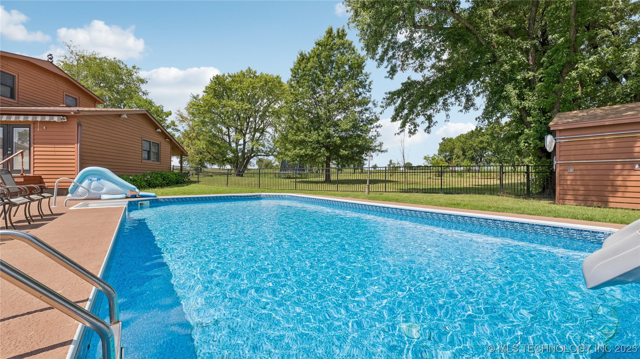 23611 E 300 Road Property Photo 17