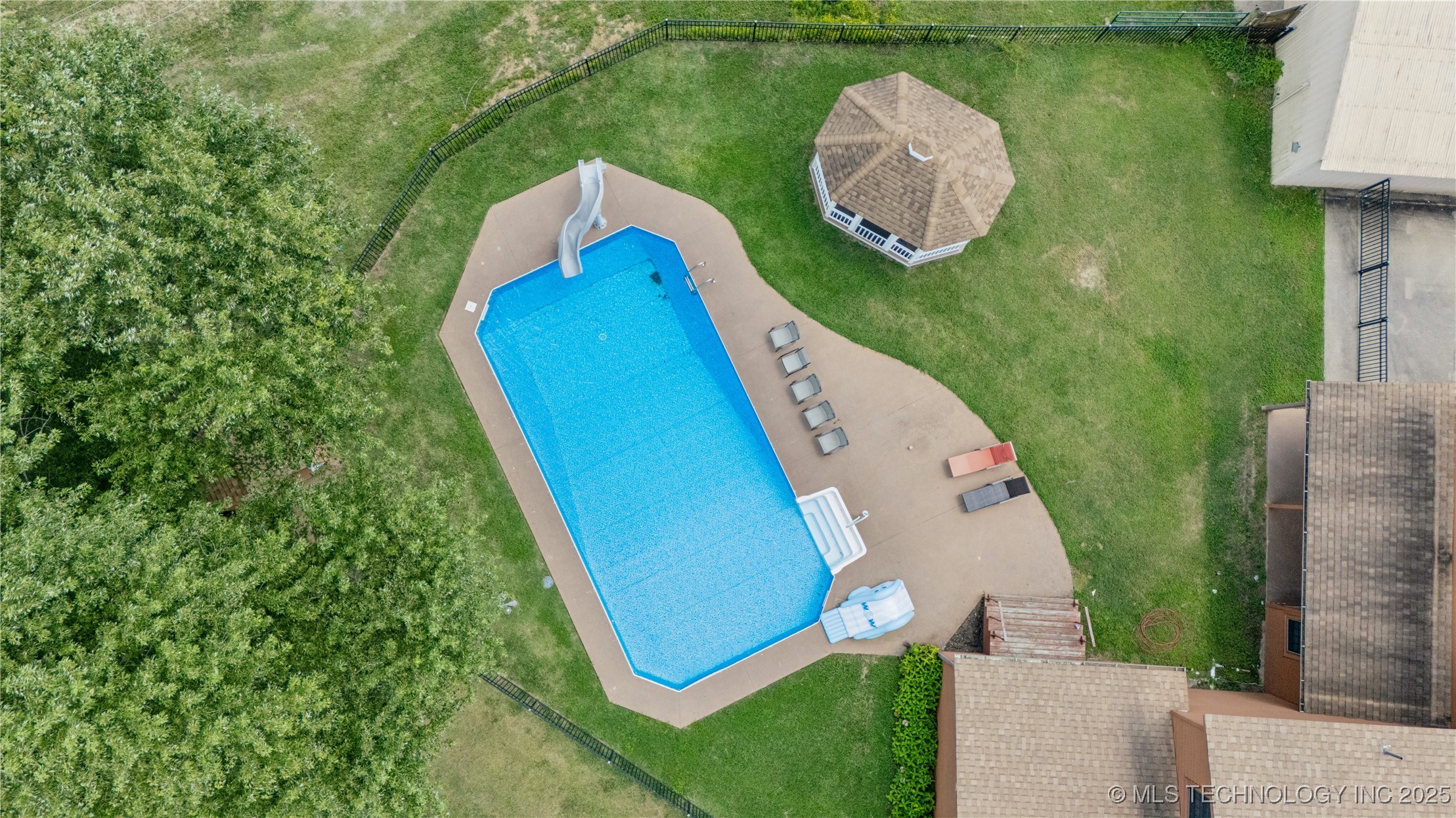 23611 E 300 Road Property Photo 21