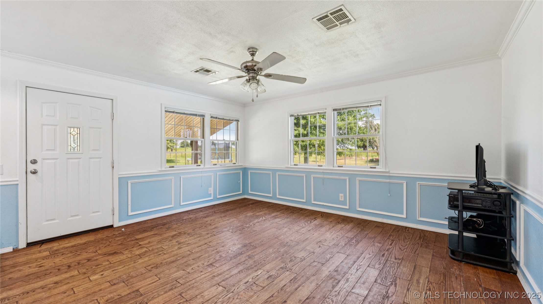 23611 E 300 Road Property Photo 24