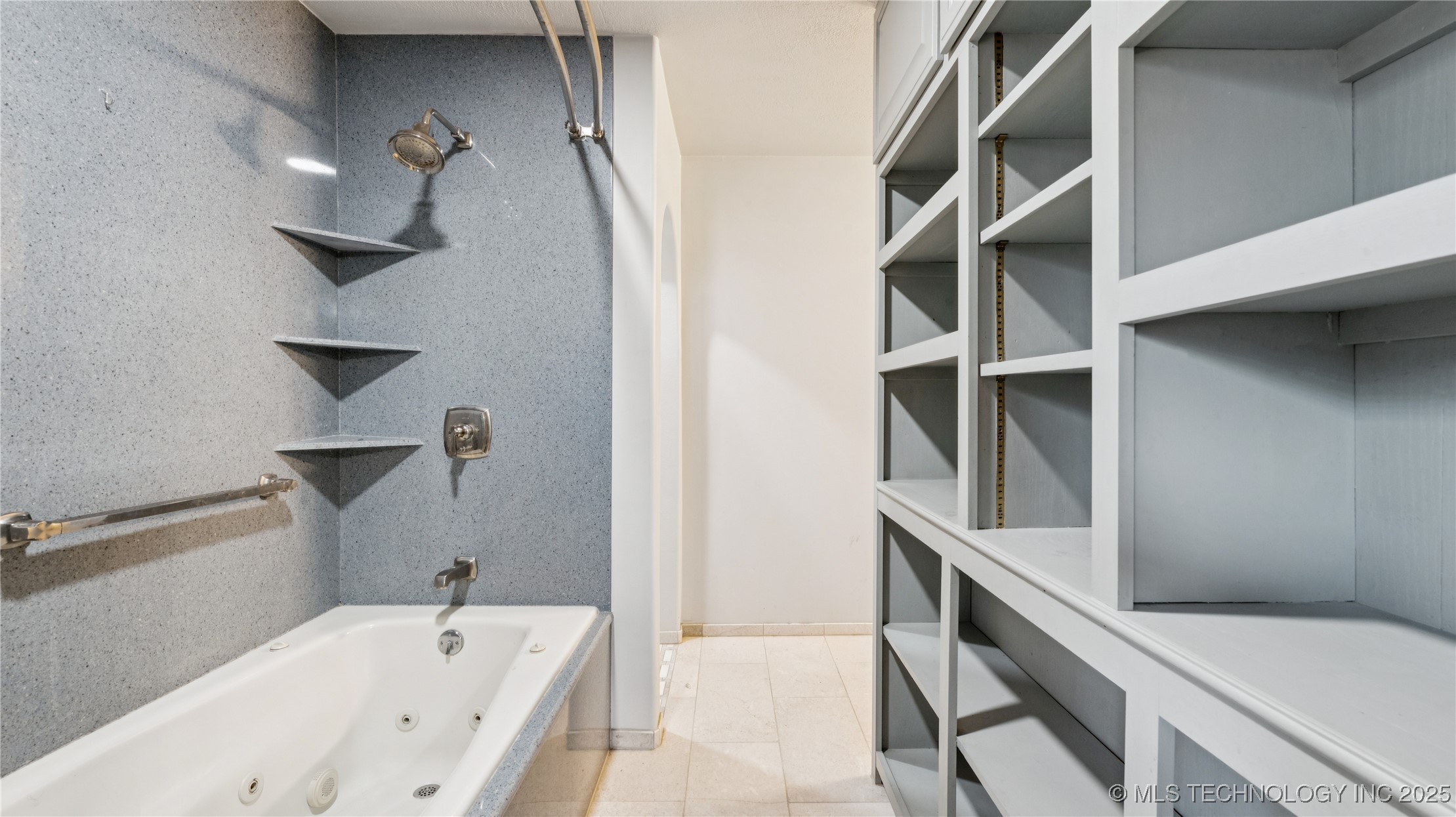 23611 E 300 Road Property Photo 33