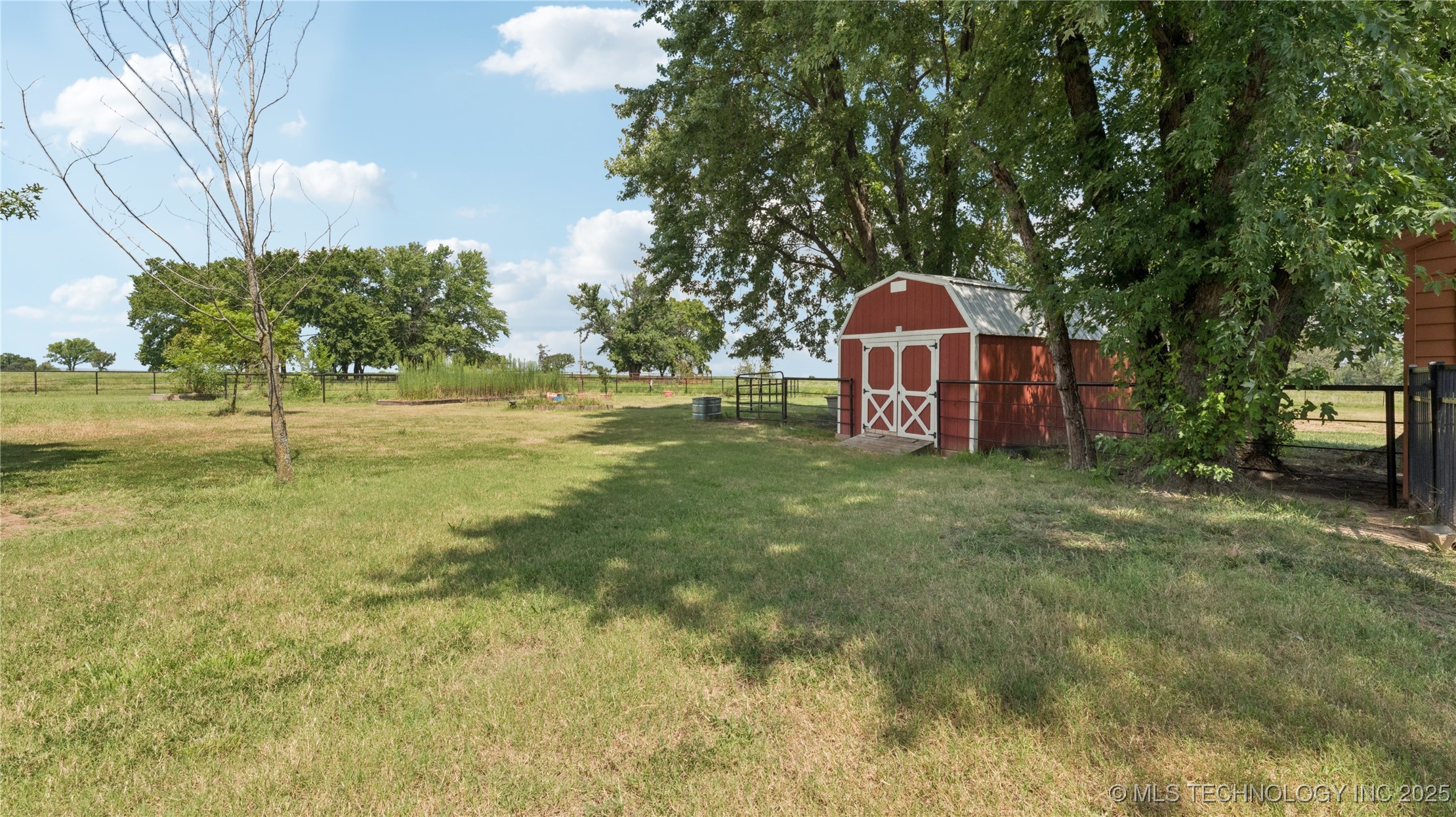 23611 E 300 Road Property Photo 51