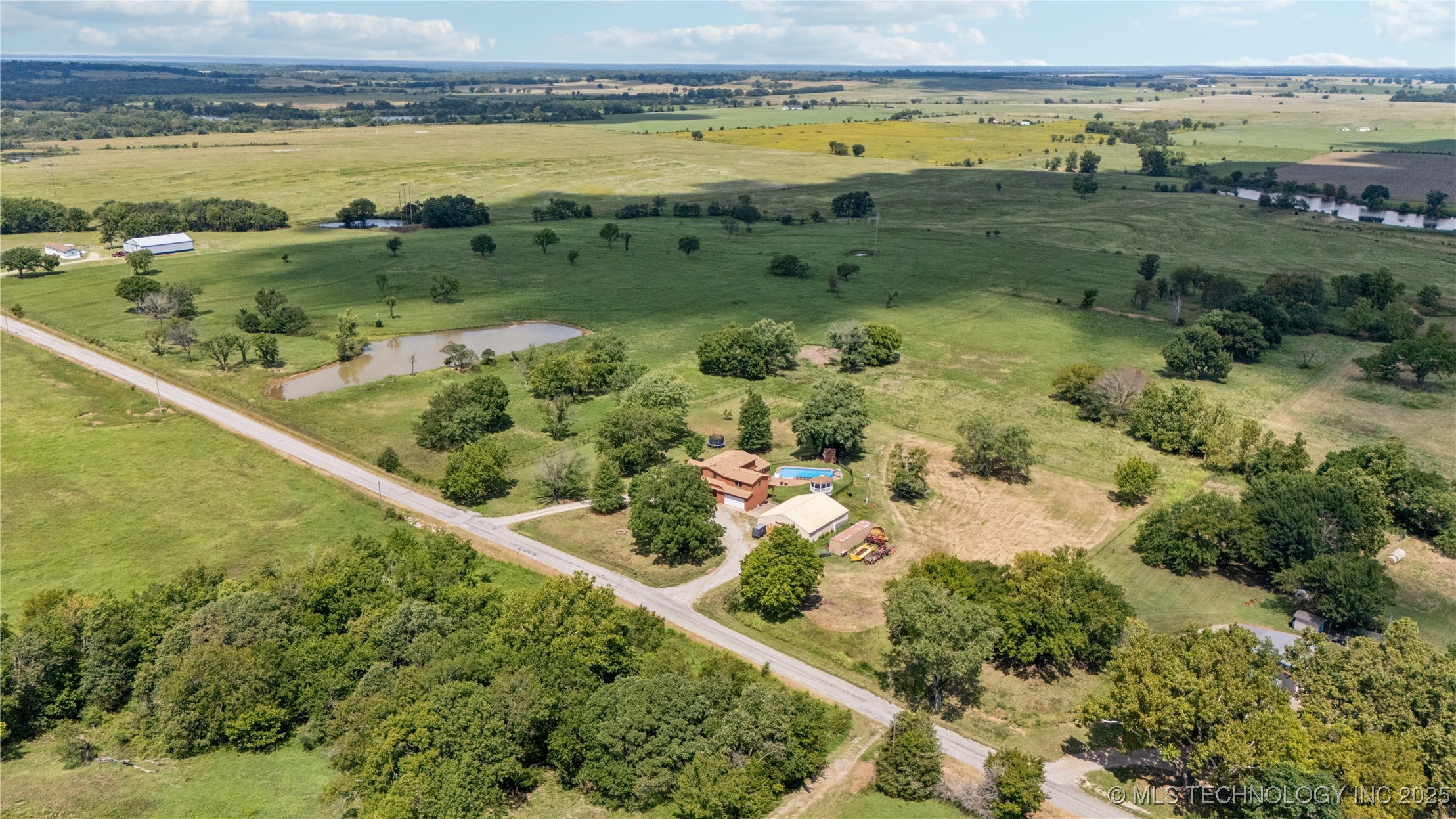 23611 E 300 Road Property Photo 52