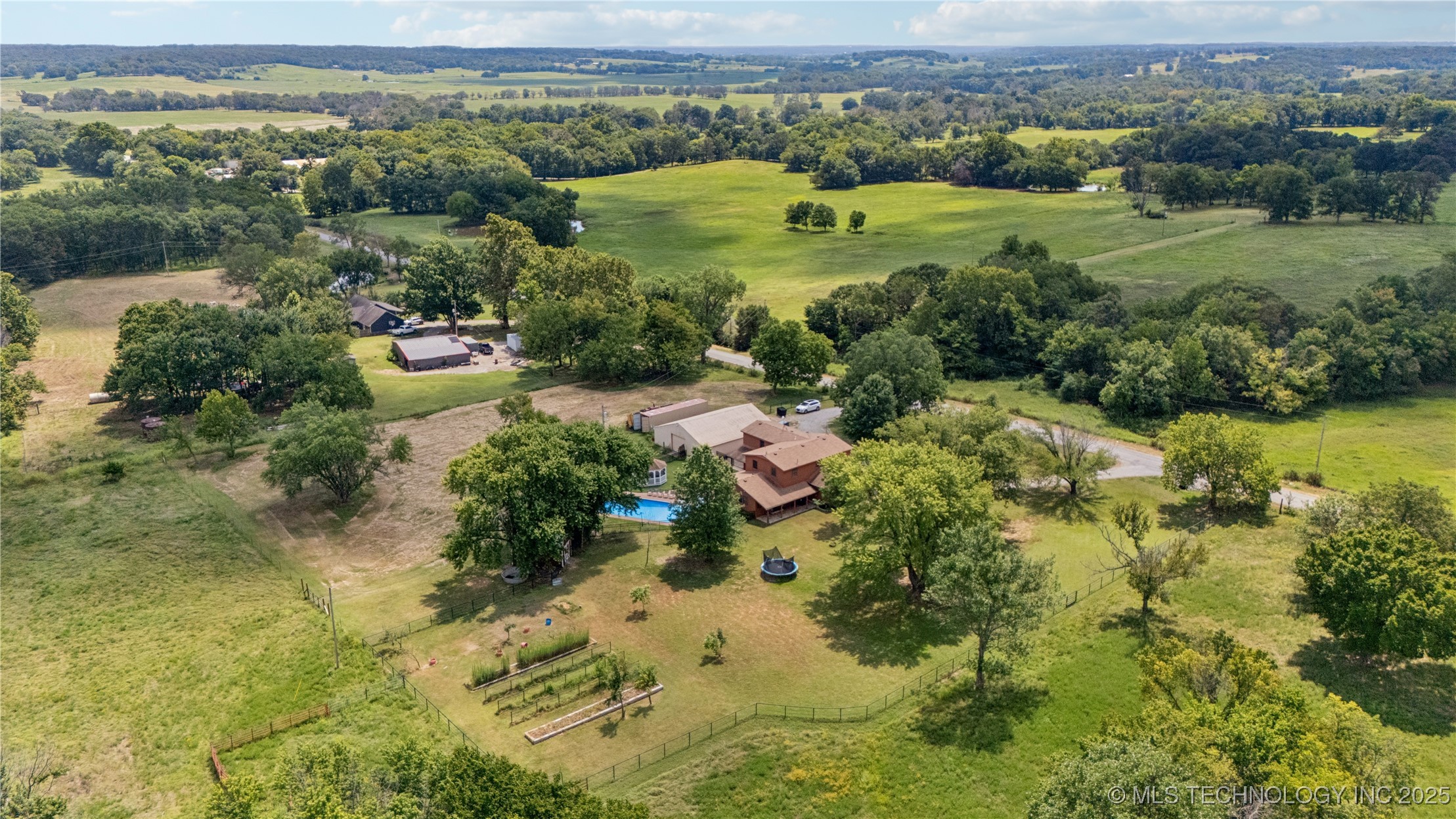 23611 E 300 Road Property Photo 54