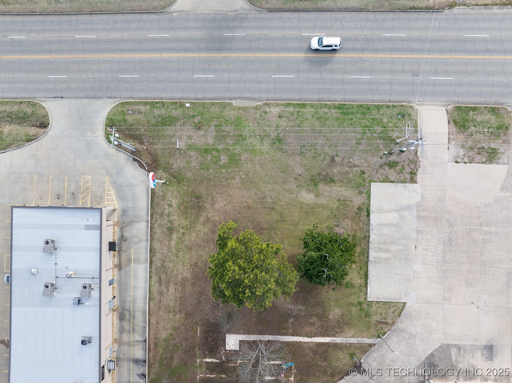 2017 E Washington Street Property Photo 4