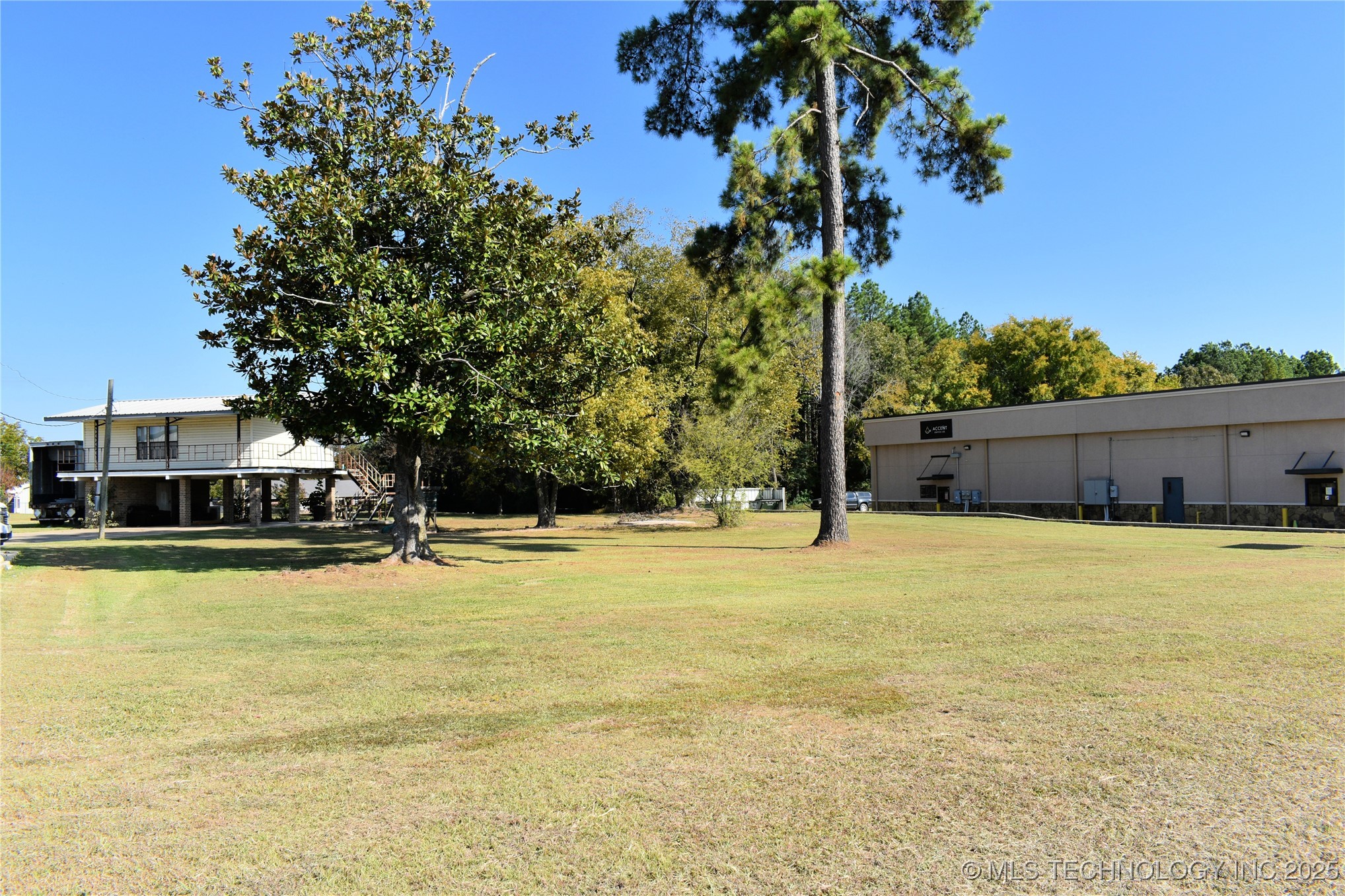 2017 E Washington Street Property Photo 11