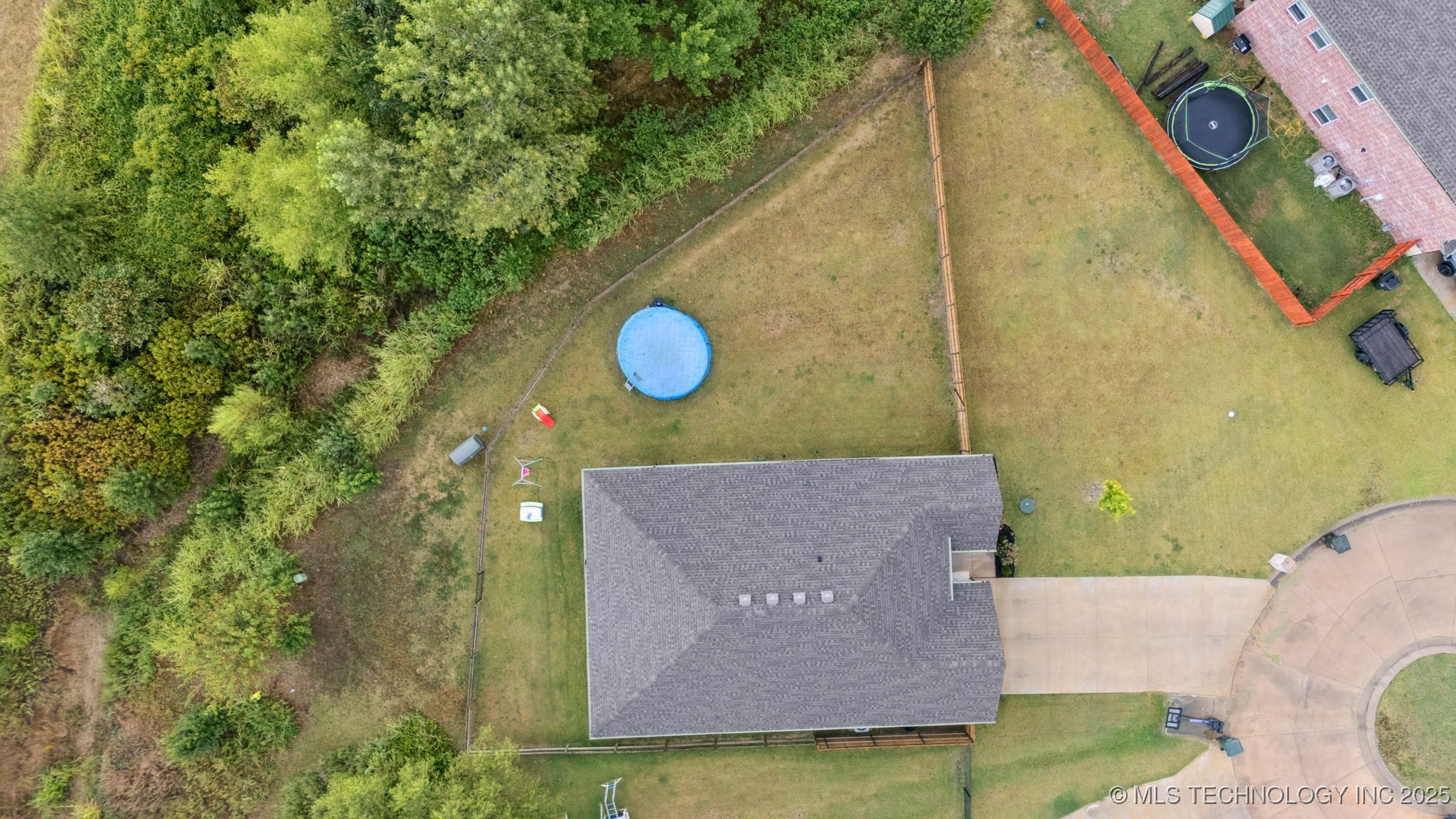 401 S Buffalo Street Property Photo 3