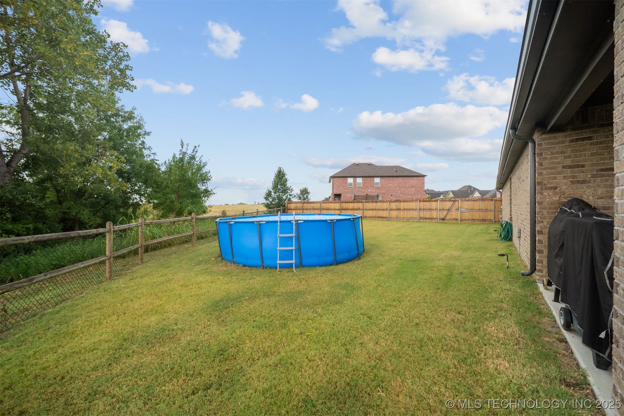 401 S Buffalo Street Property Photo 24