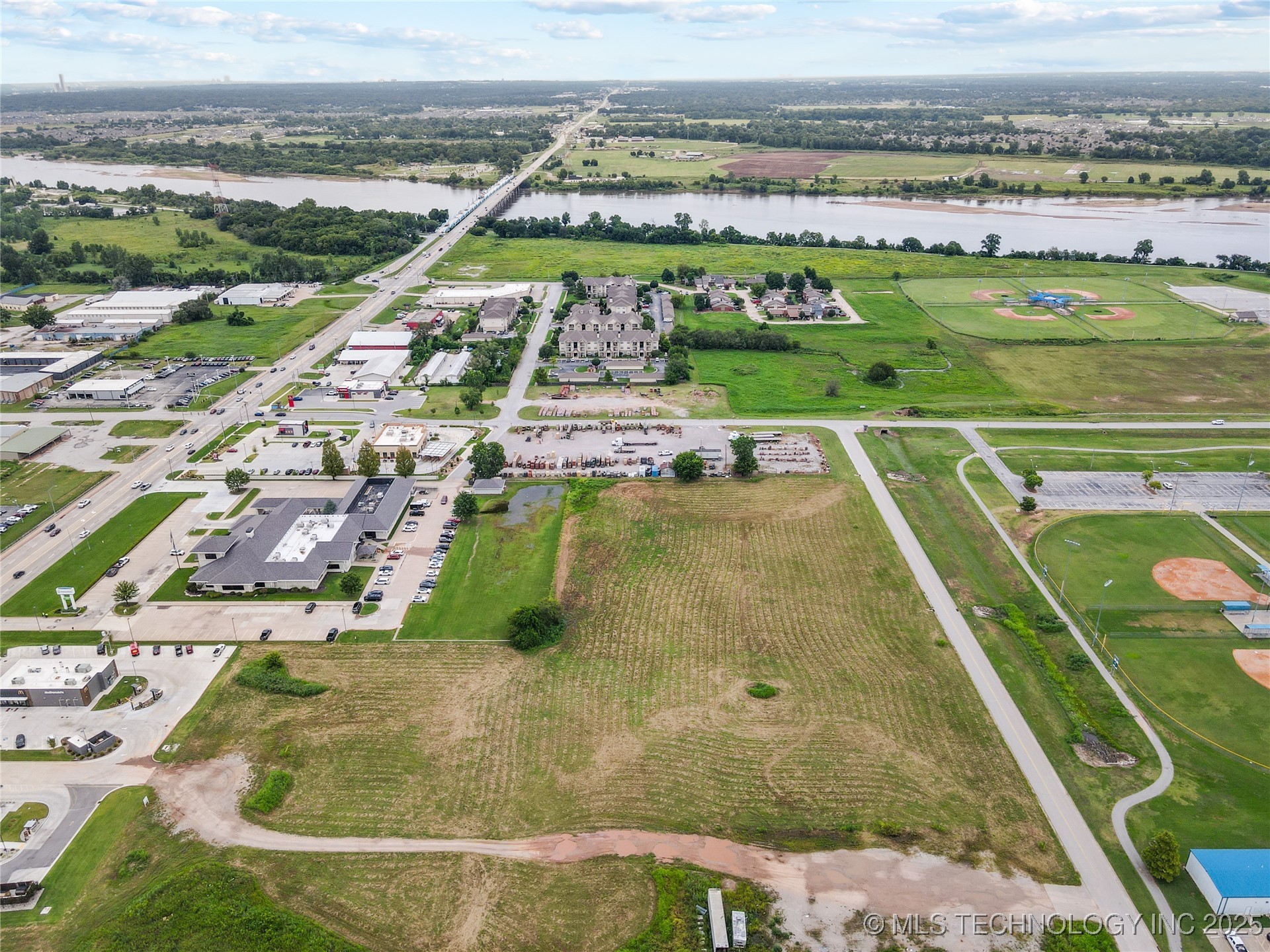 408 N Armstrong Street Property Photo 1