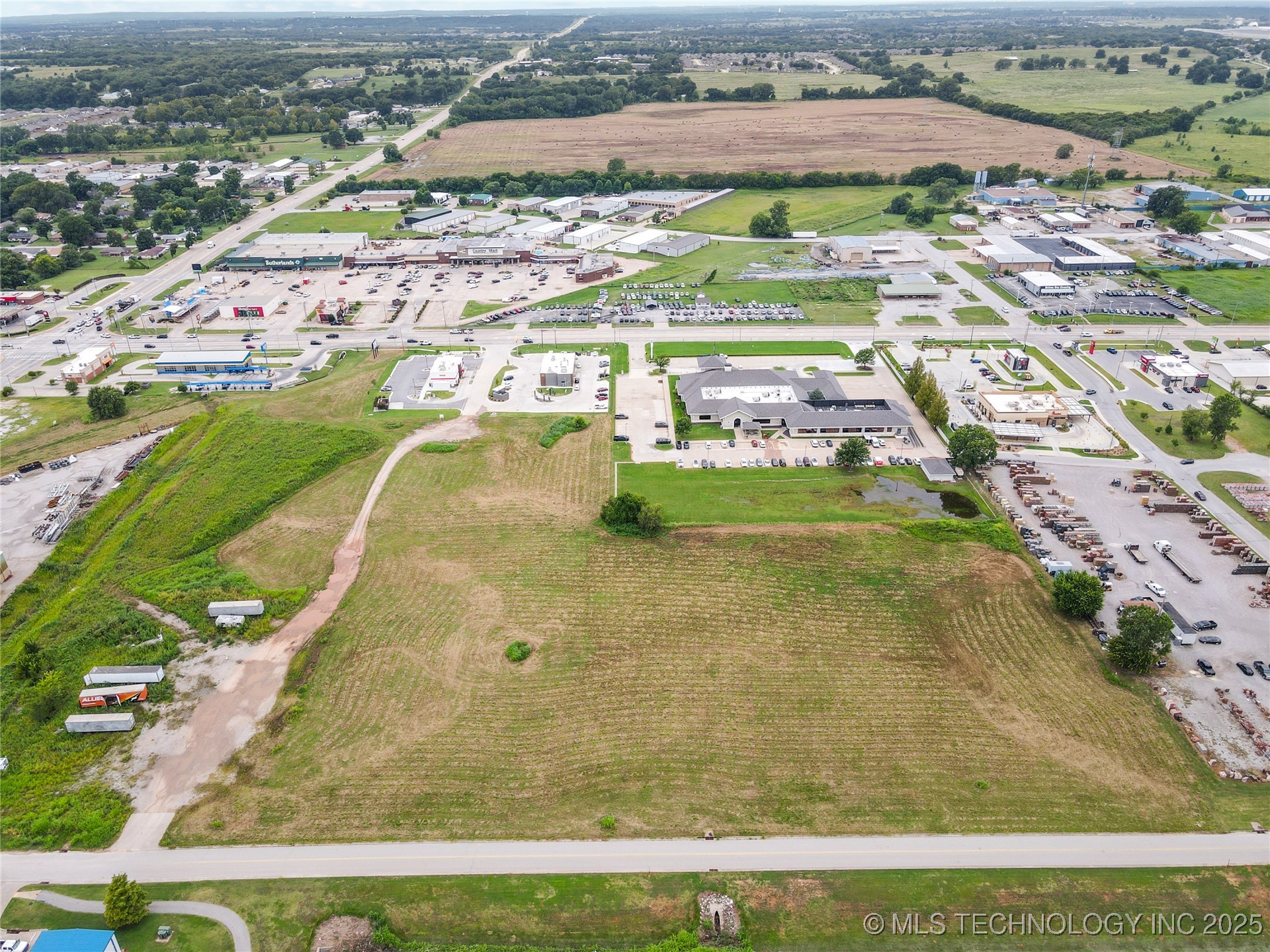 408 N Armstrong Street Property Photo 2