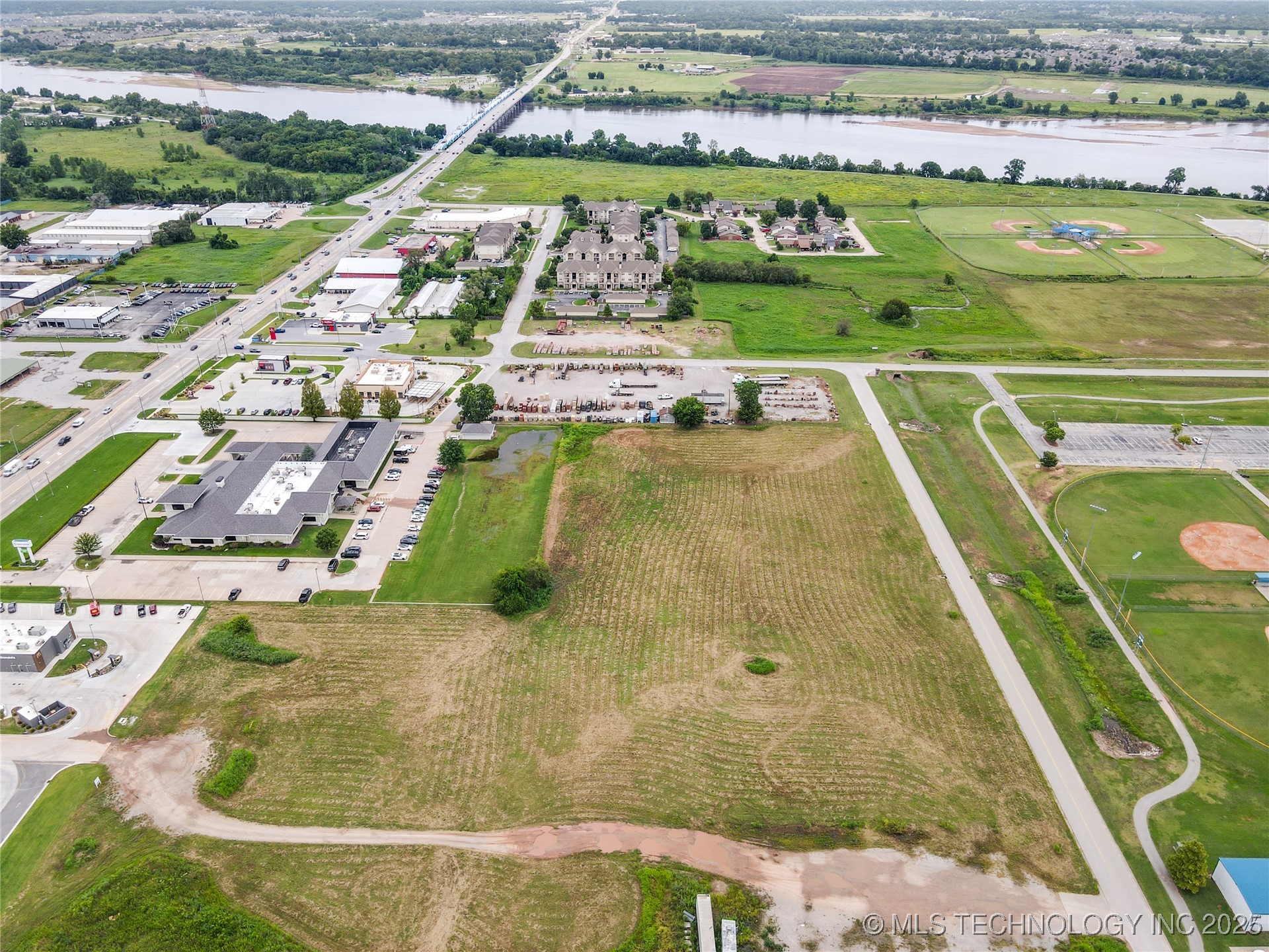 408 N Armstrong Street Property Photo 3