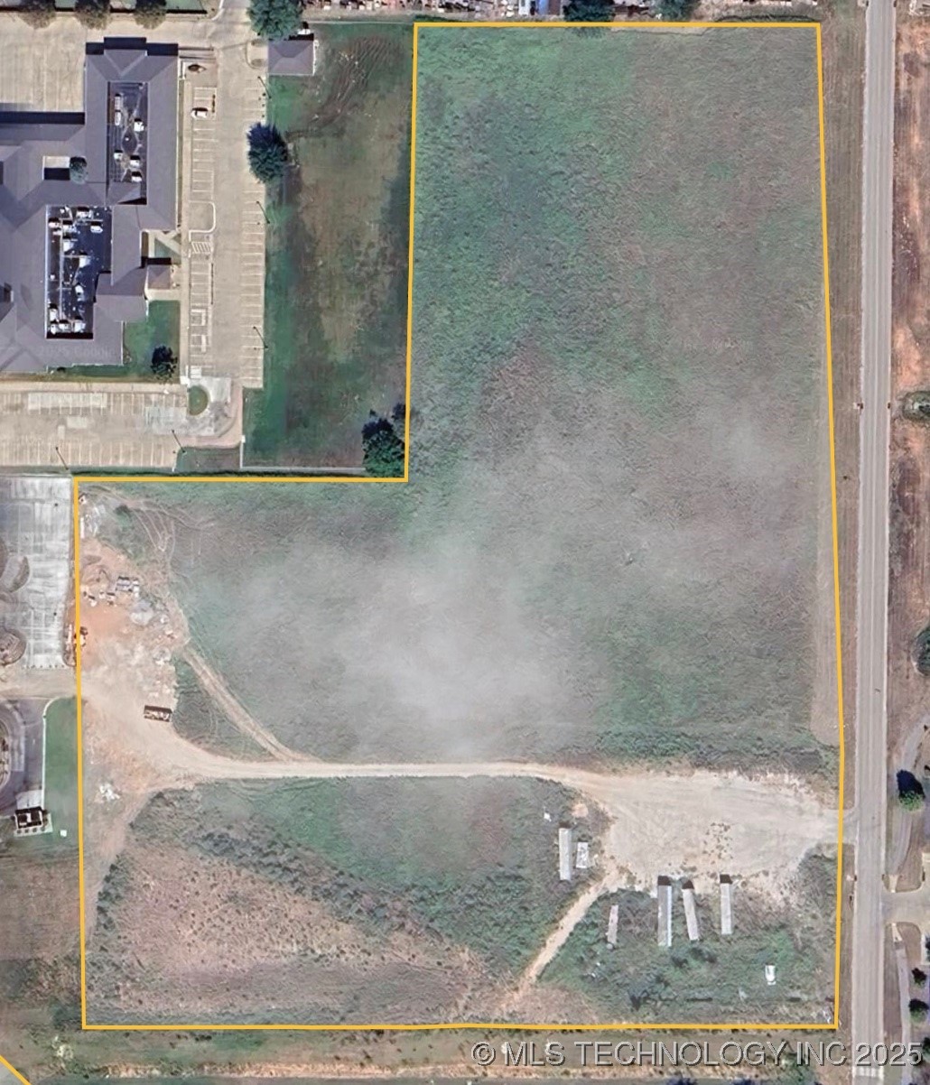 408 N Armstrong Street Property Photo 4