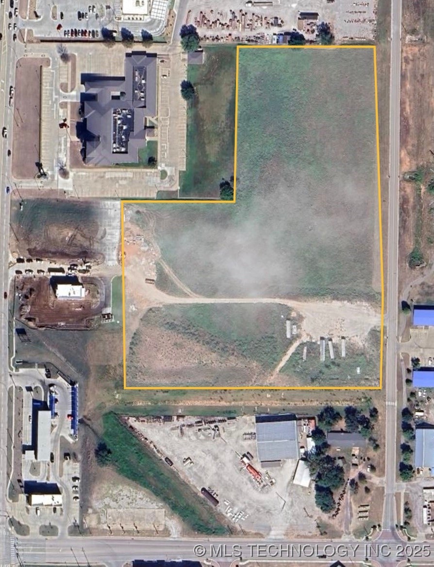 408 N Armstrong Street Property Photo 5