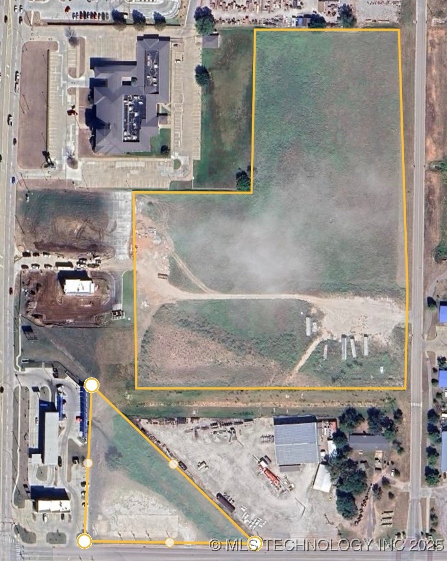 408 N Armstrong Street Property Photo 6