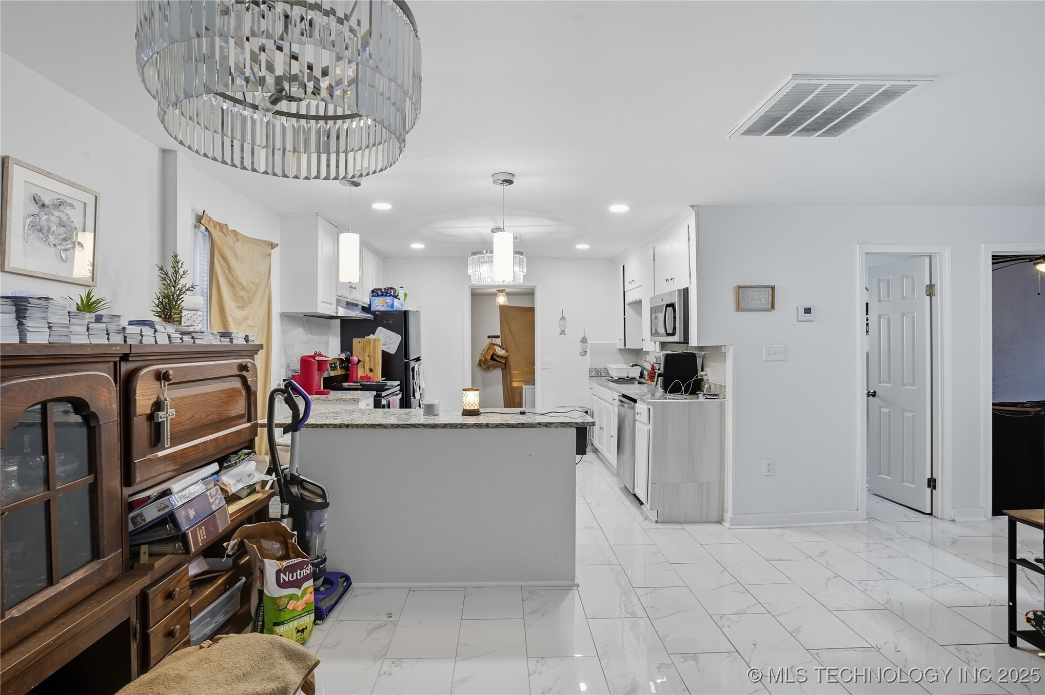 703 S Poplar Street Property Photo 10