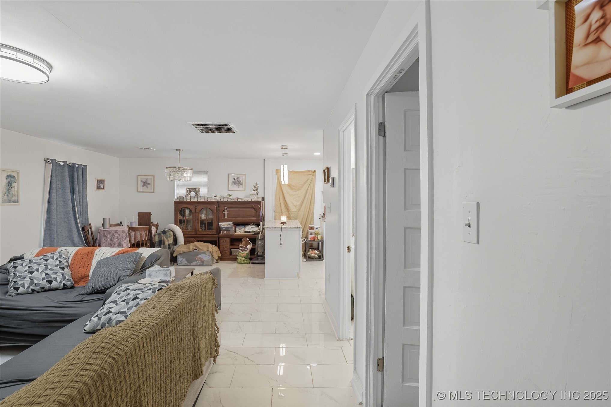 703 S Poplar Street Property Photo 25
