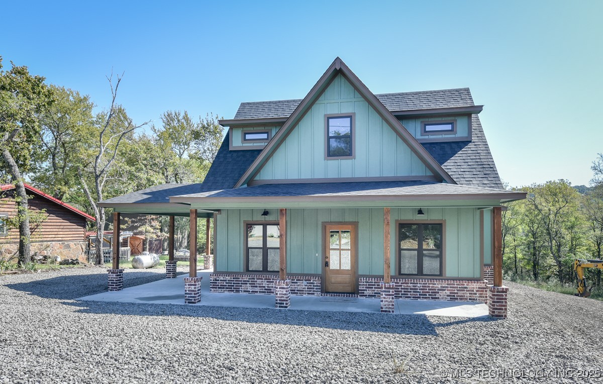 18856 W Woodhaven Drive Property Photo 3